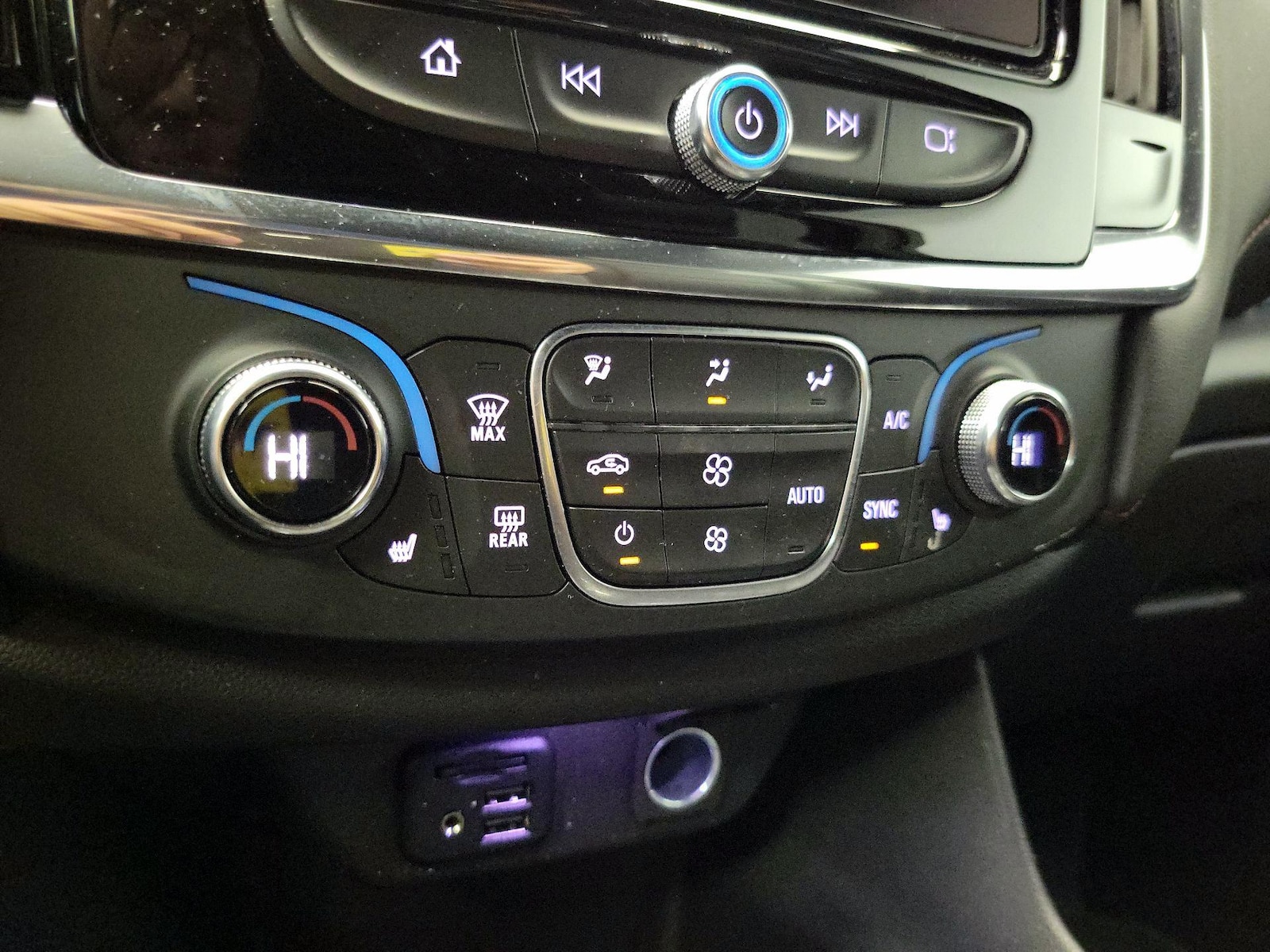2022 Chevrolet Traverse RS - Photo 18