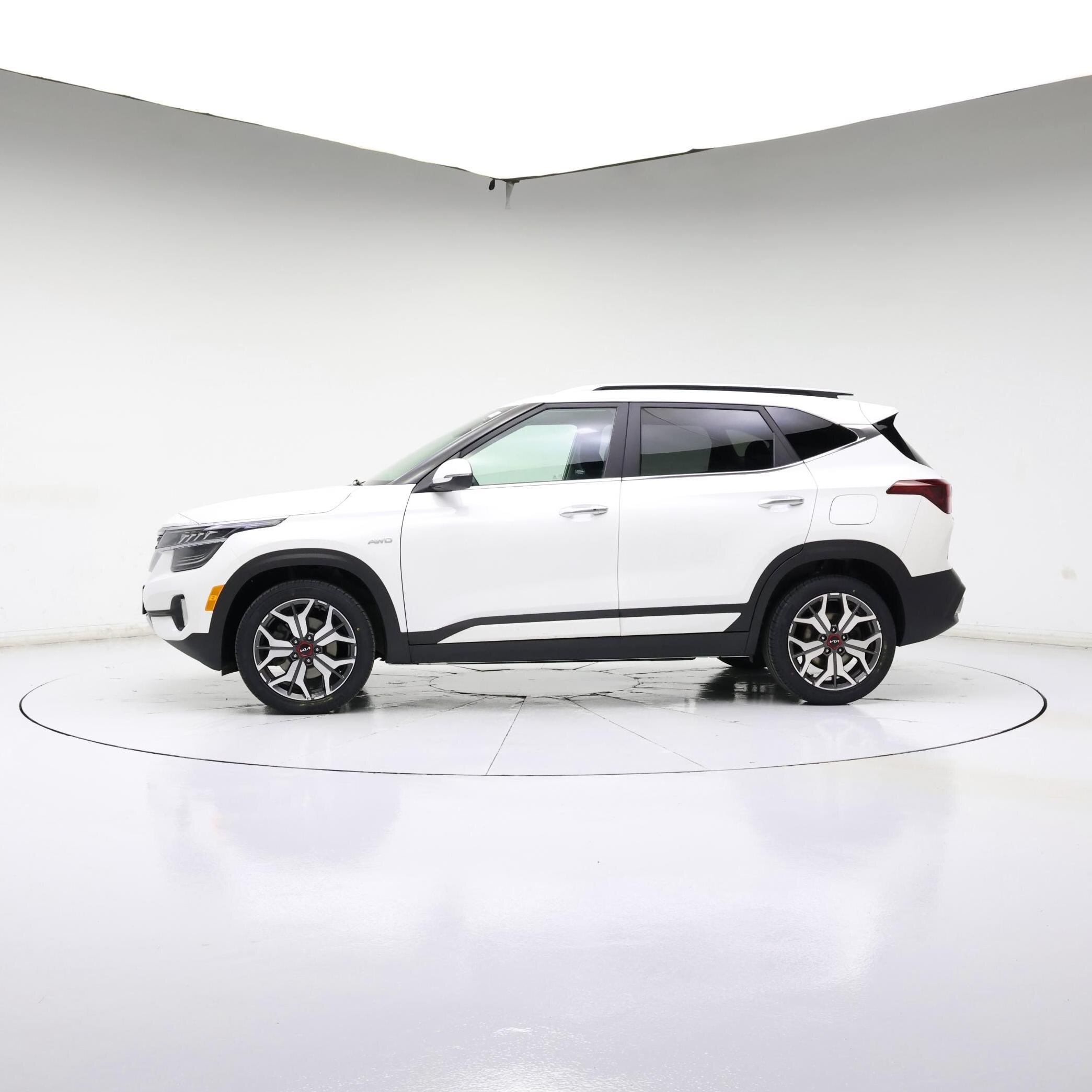 Thumbnail: 2022 Kia Seltos - 3