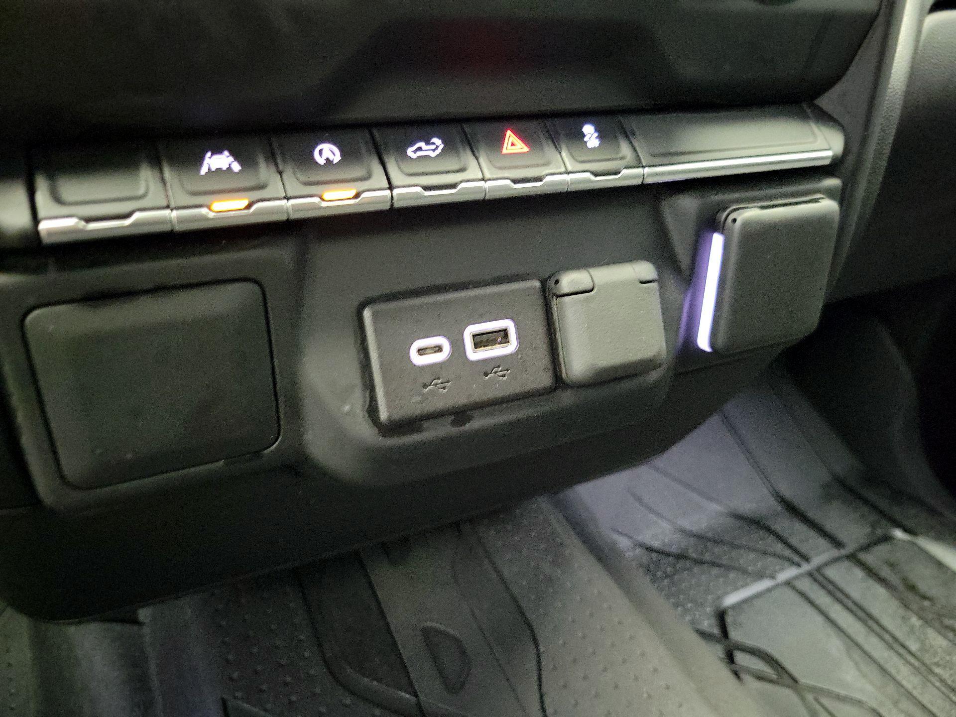 Thumbnail: 2022 Chevrolet Silverado 1500 - 18