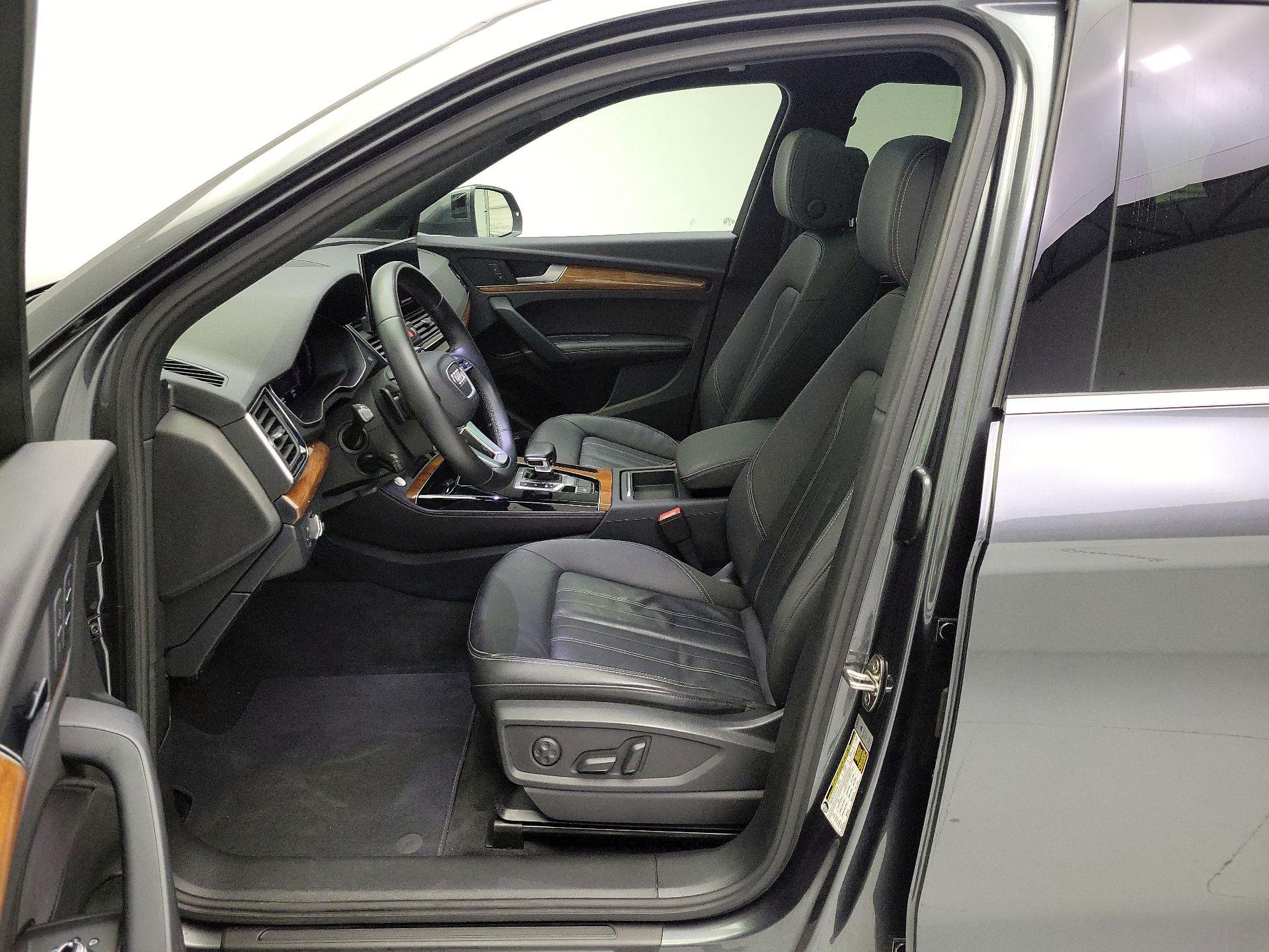 Thumbnail: 2022 Audi Q5 - 11