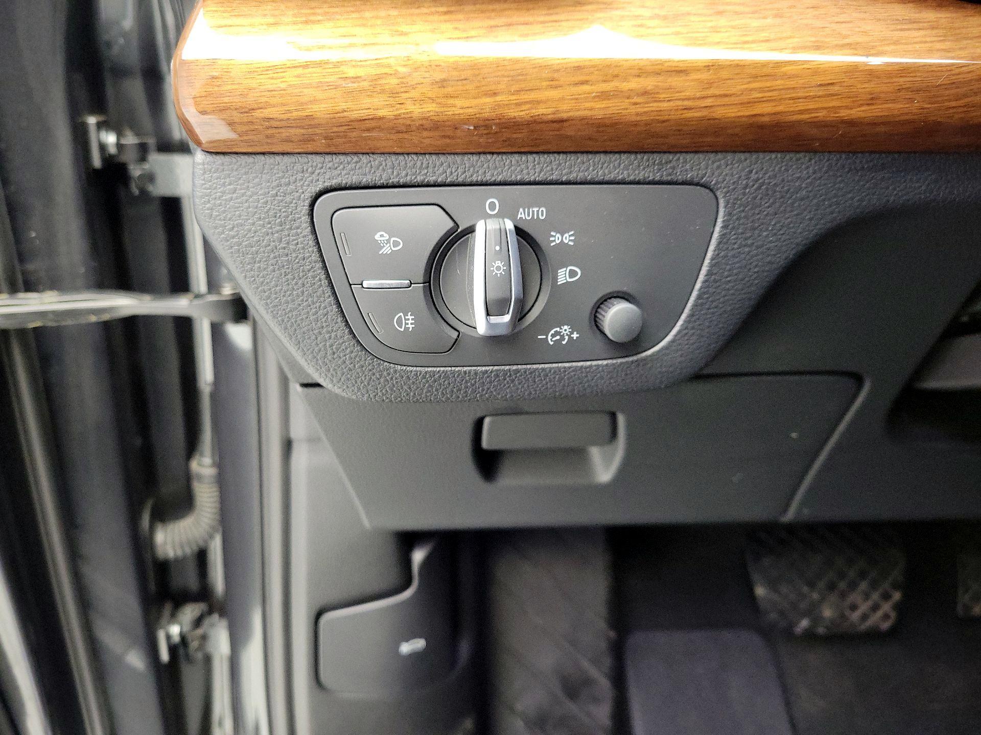 Thumbnail: 2022 Audi Q5 - 13