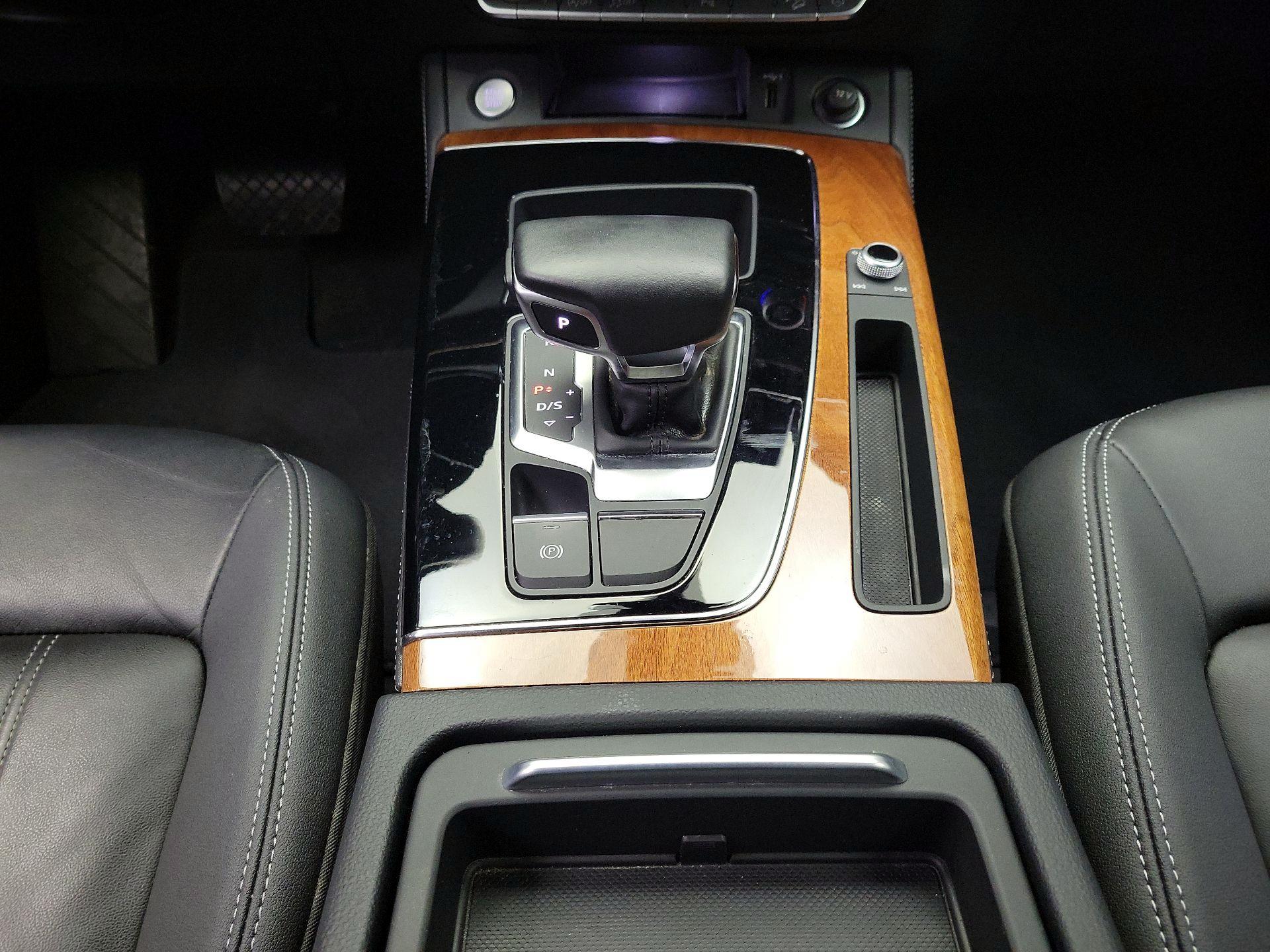 Thumbnail: 2022 Audi Q5 - 17