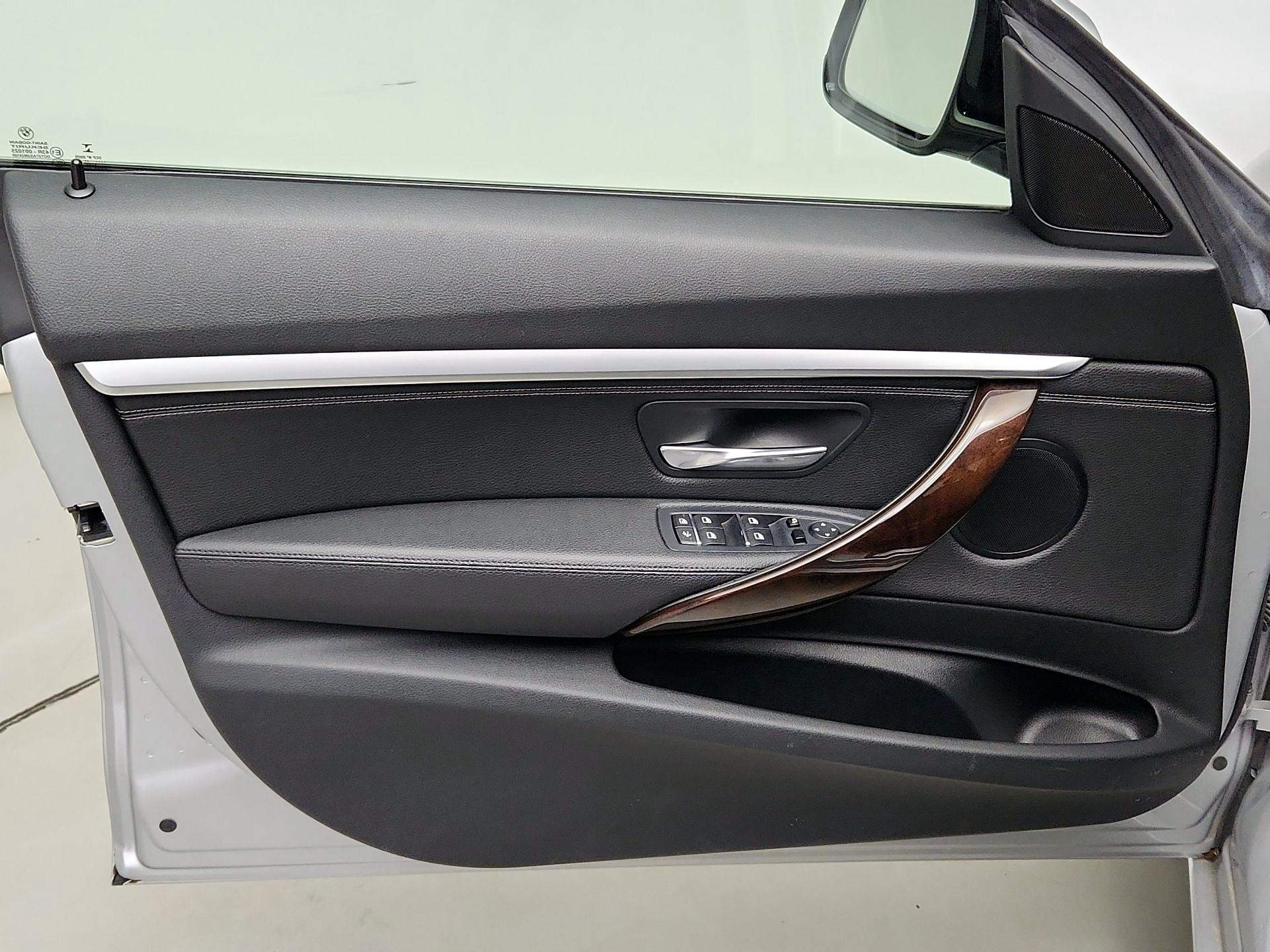 Thumbnail: 2017 BMW 3 Series - 12