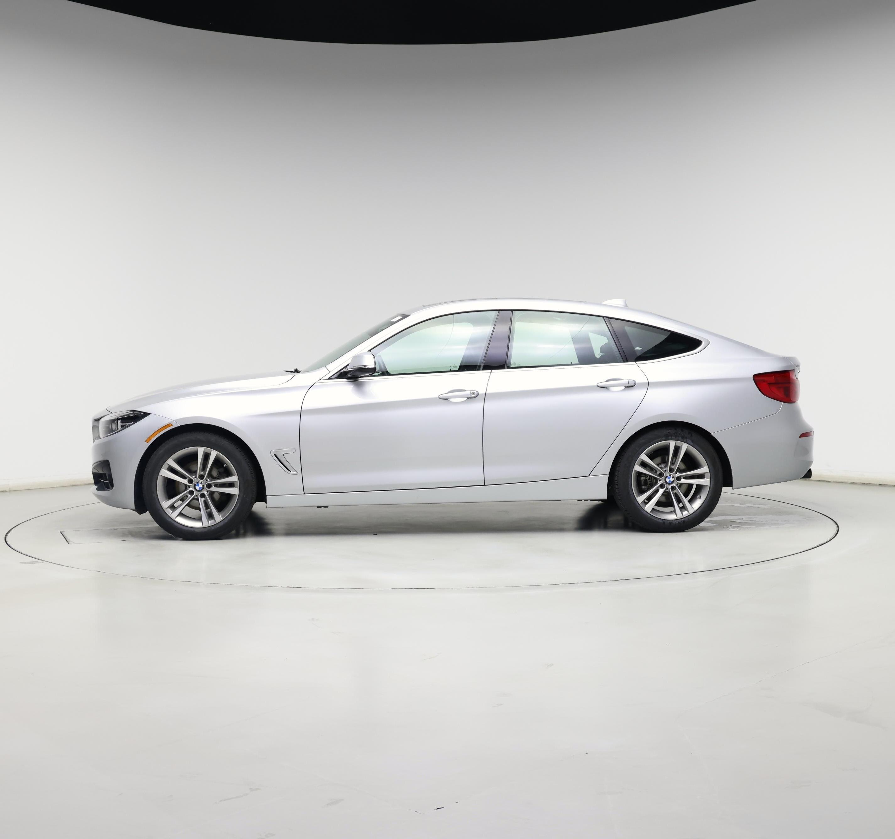 Thumbnail: 2017 BMW 3 Series - 3