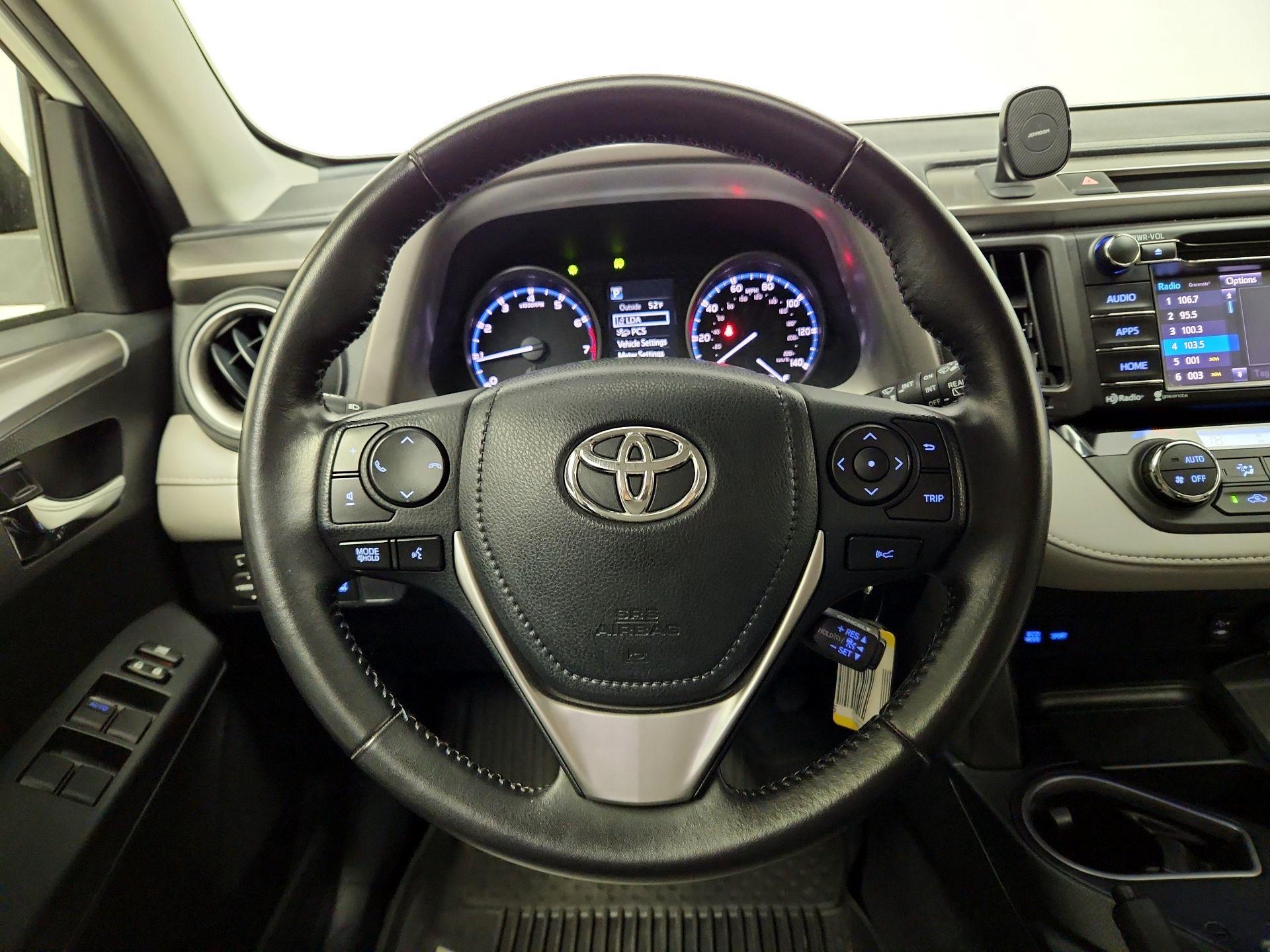 Thumbnail: 2017 Toyota RAV4 - 10