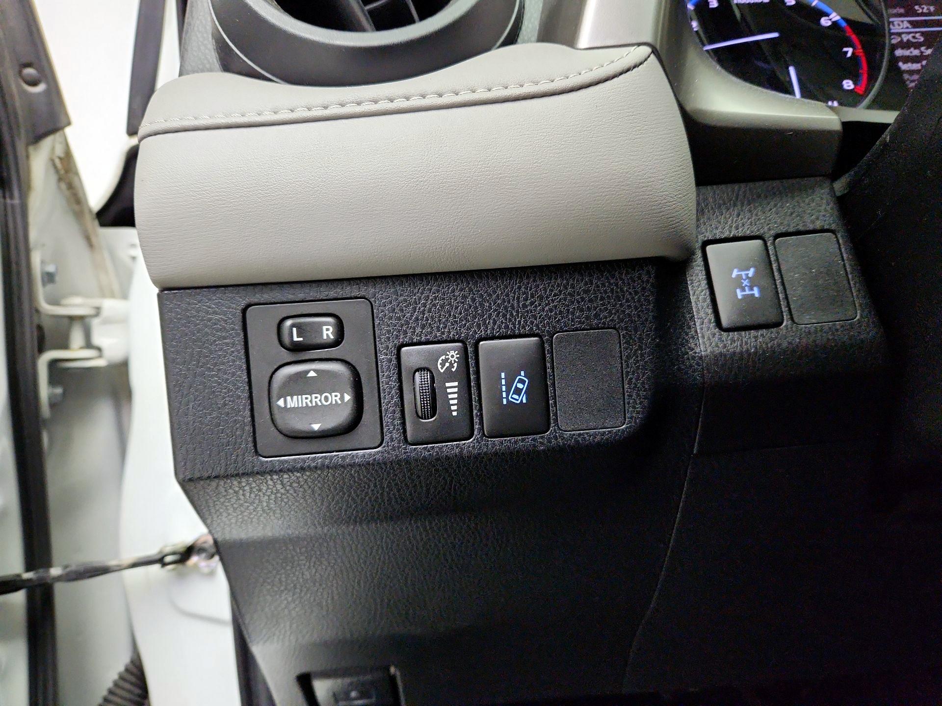 Thumbnail: 2017 Toyota RAV4 - 13