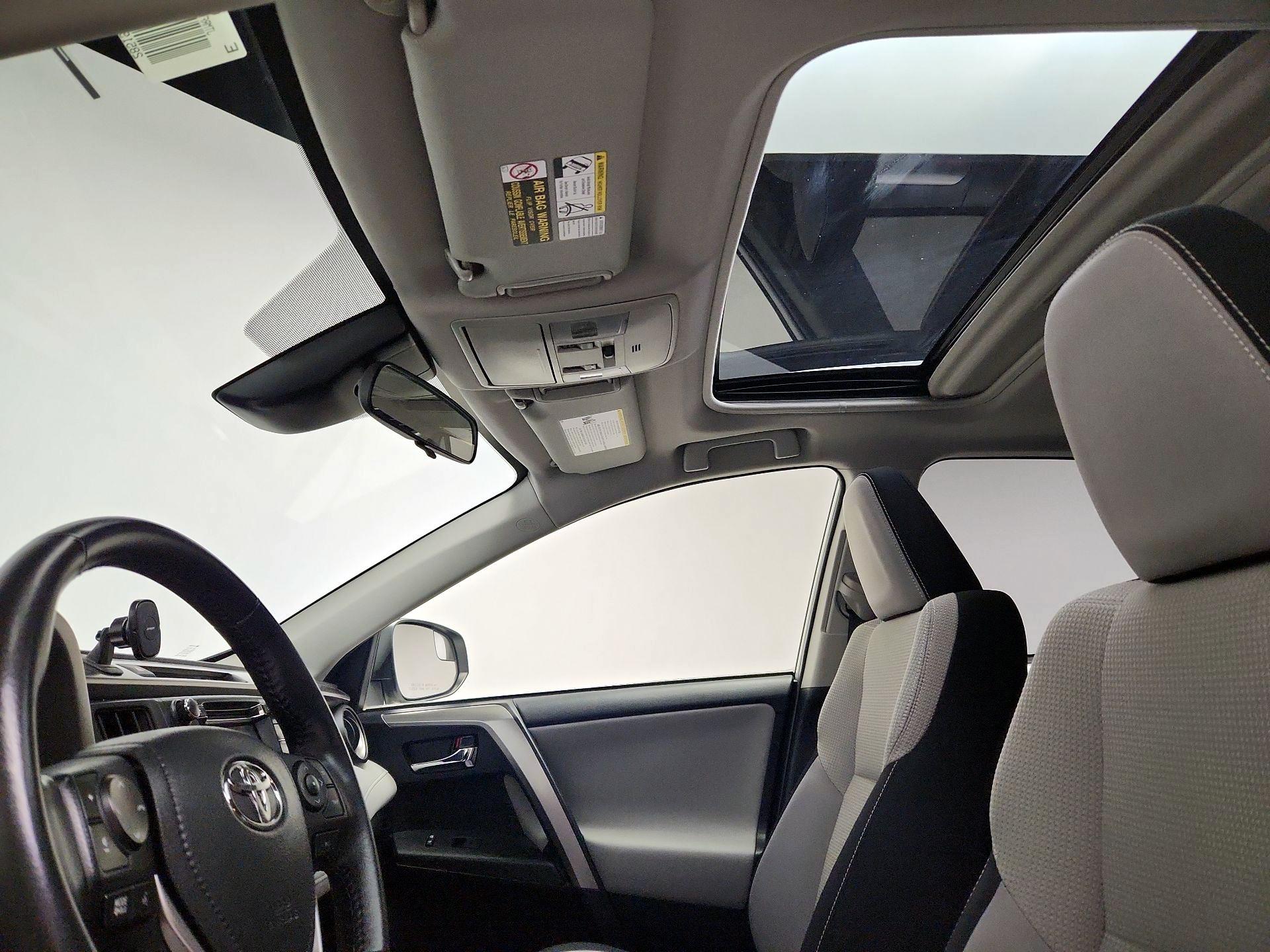 Thumbnail: 2017 Toyota RAV4 - 19