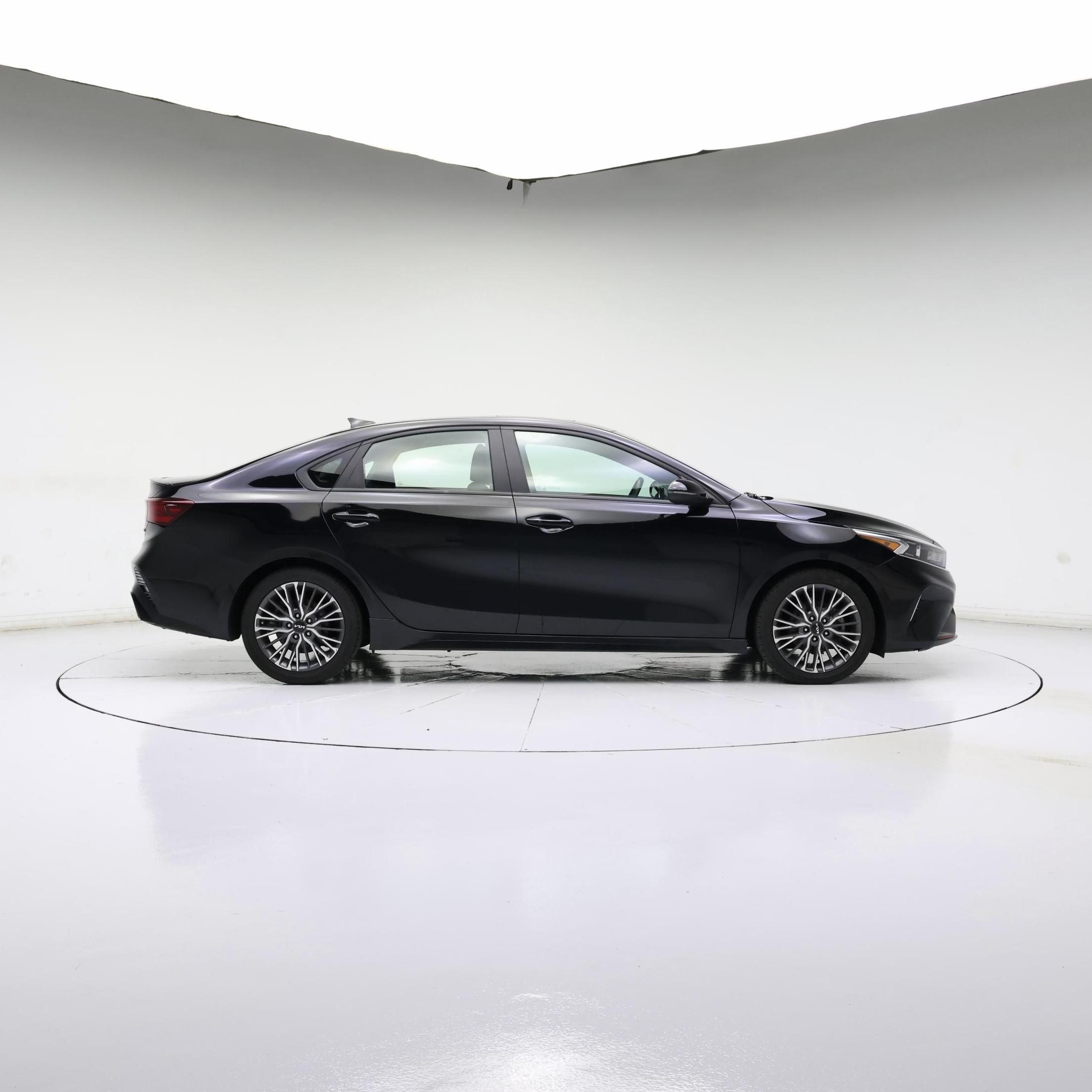 Thumbnail: 2023 Kia Forte - 7