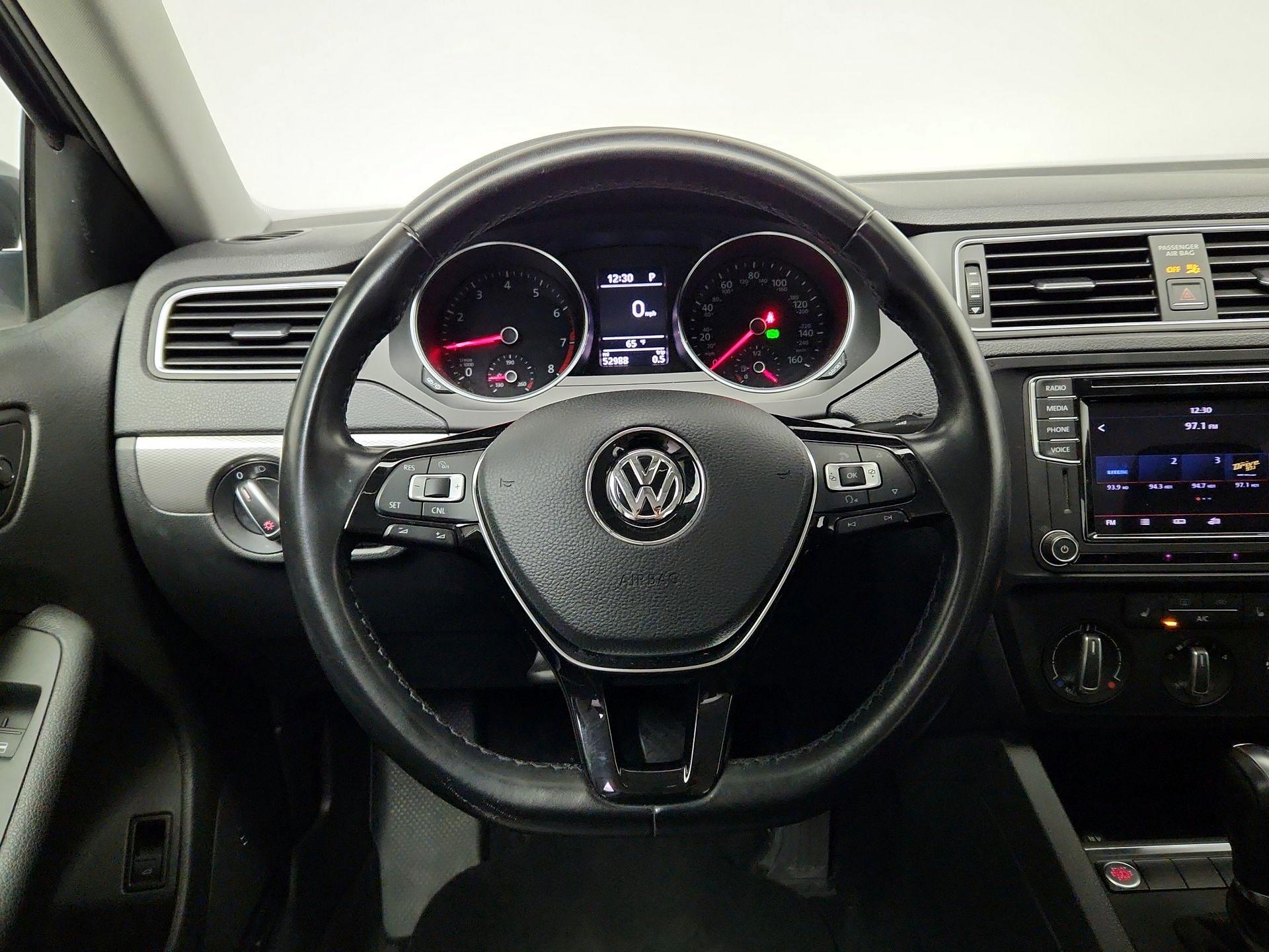 Thumbnail: 2018 Volkswagen Jetta - 10