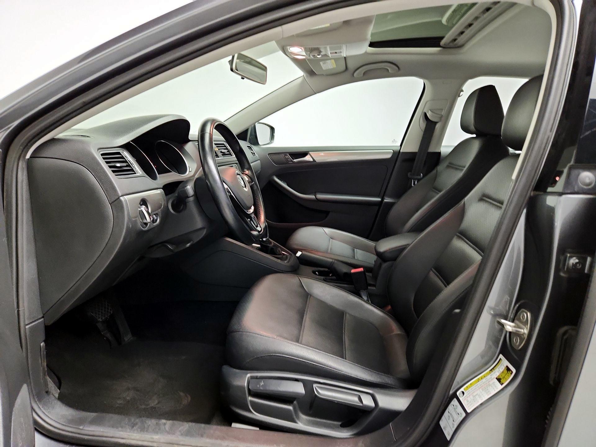 Thumbnail: 2018 Volkswagen Jetta - 11