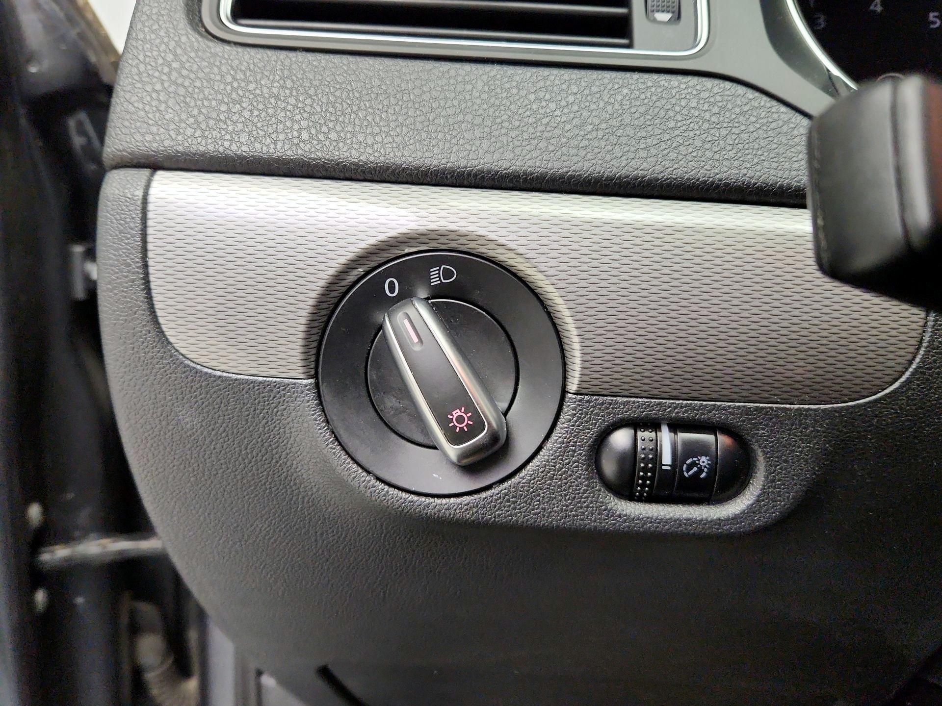 Thumbnail: 2018 Volkswagen Jetta - 13