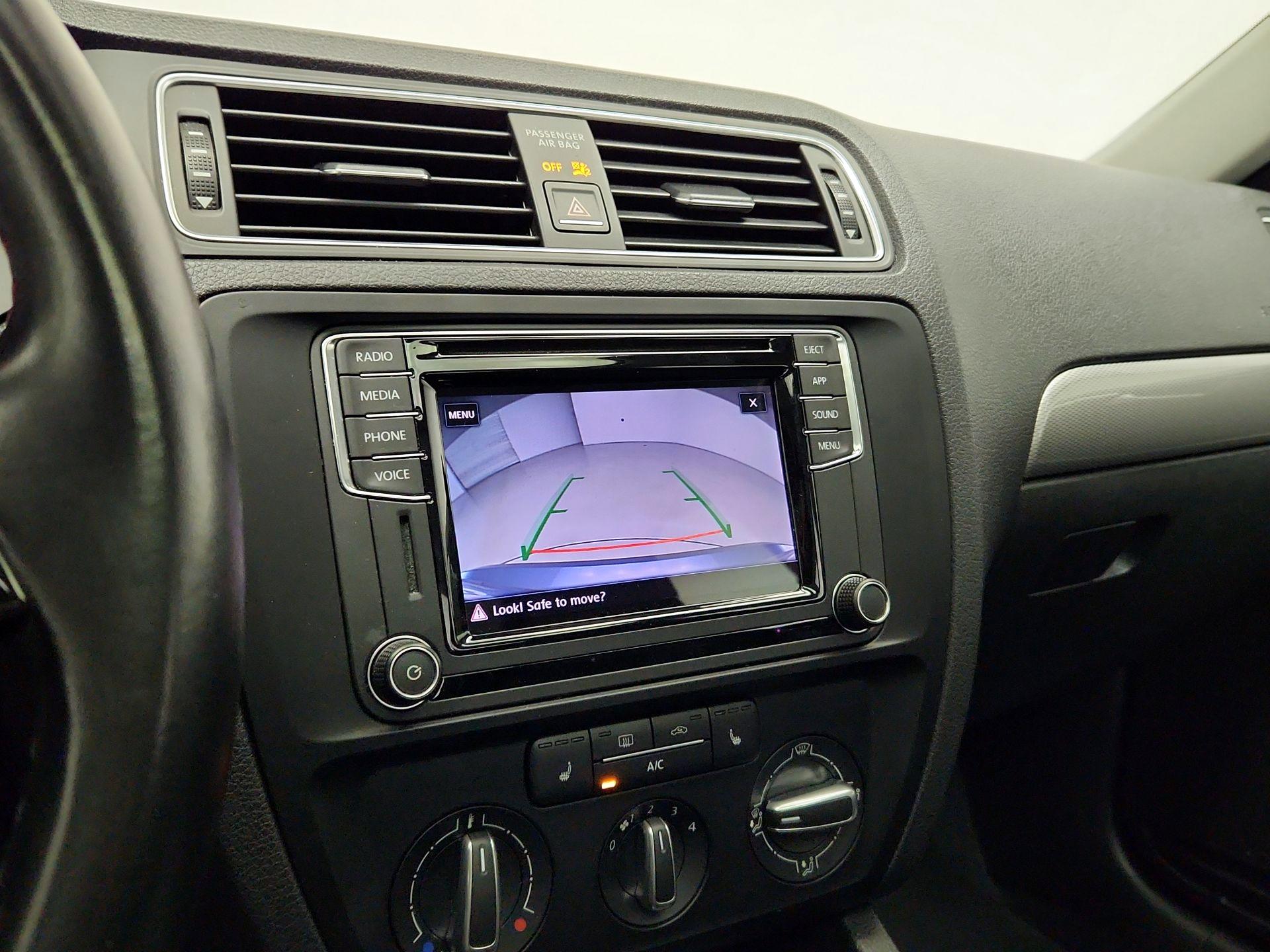 Thumbnail: 2018 Volkswagen Jetta - 14