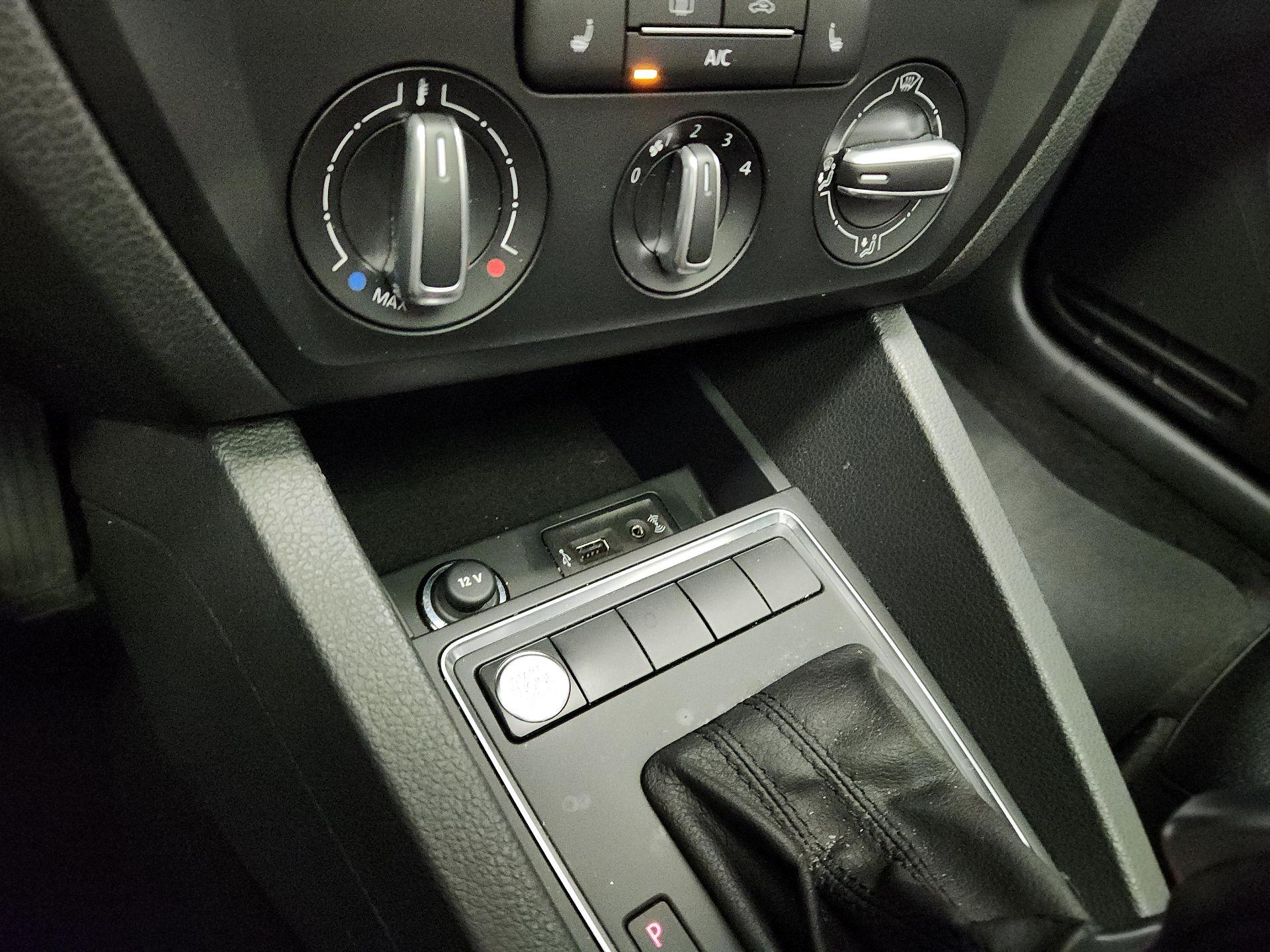 Thumbnail: 2018 Volkswagen Jetta - 18