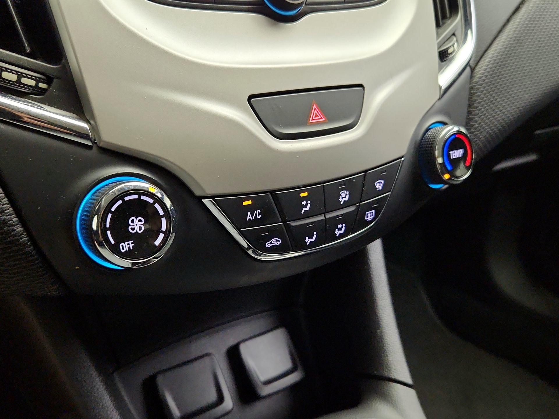 Thumbnail: 2016 Chevrolet Cruze - 16
