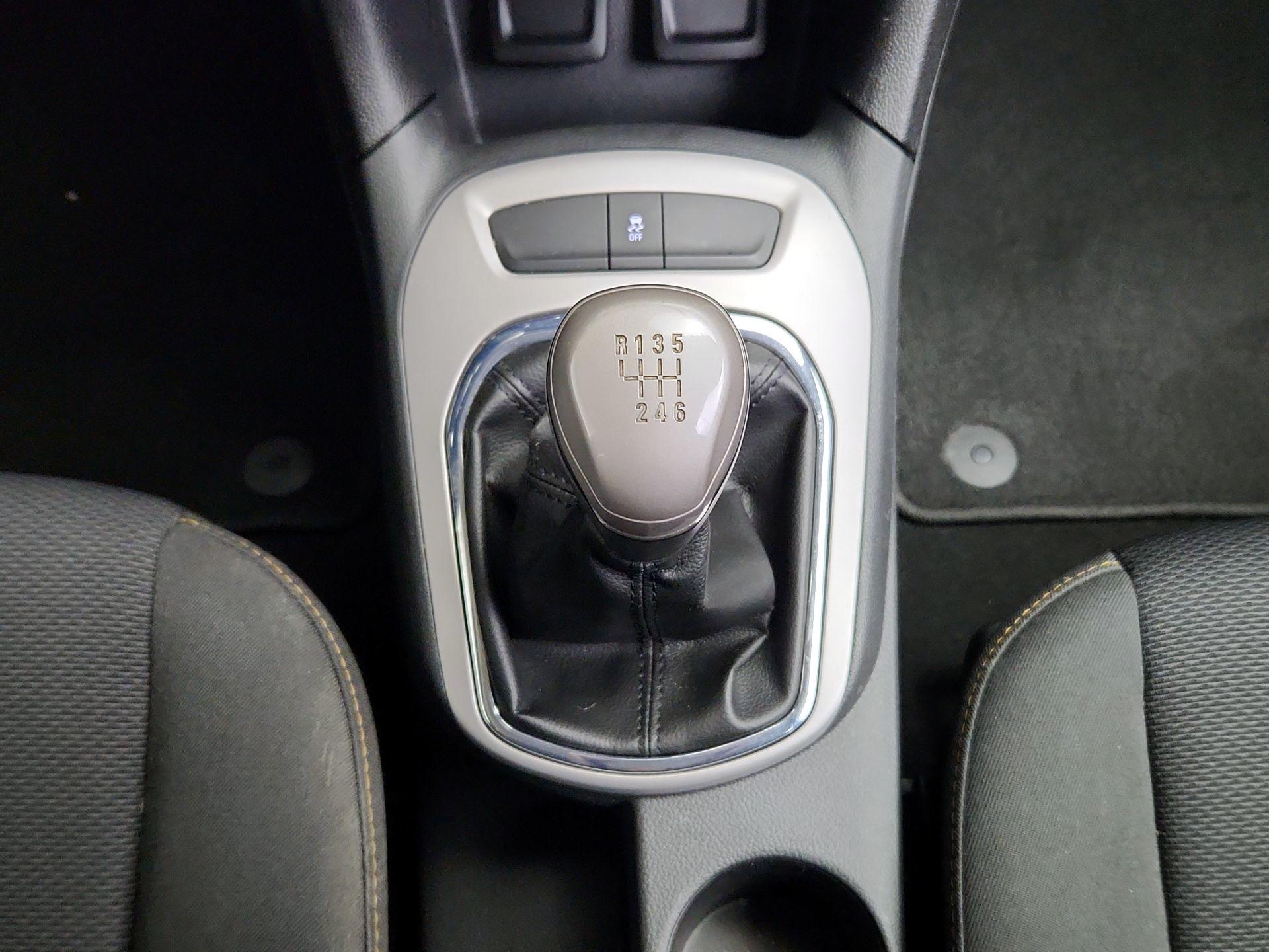 Thumbnail: 2016 Chevrolet Cruze - 17