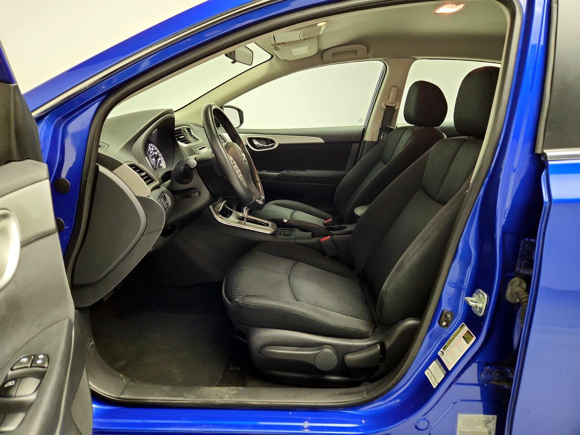 Thumbnail: 2015 Nissan Sentra - 11