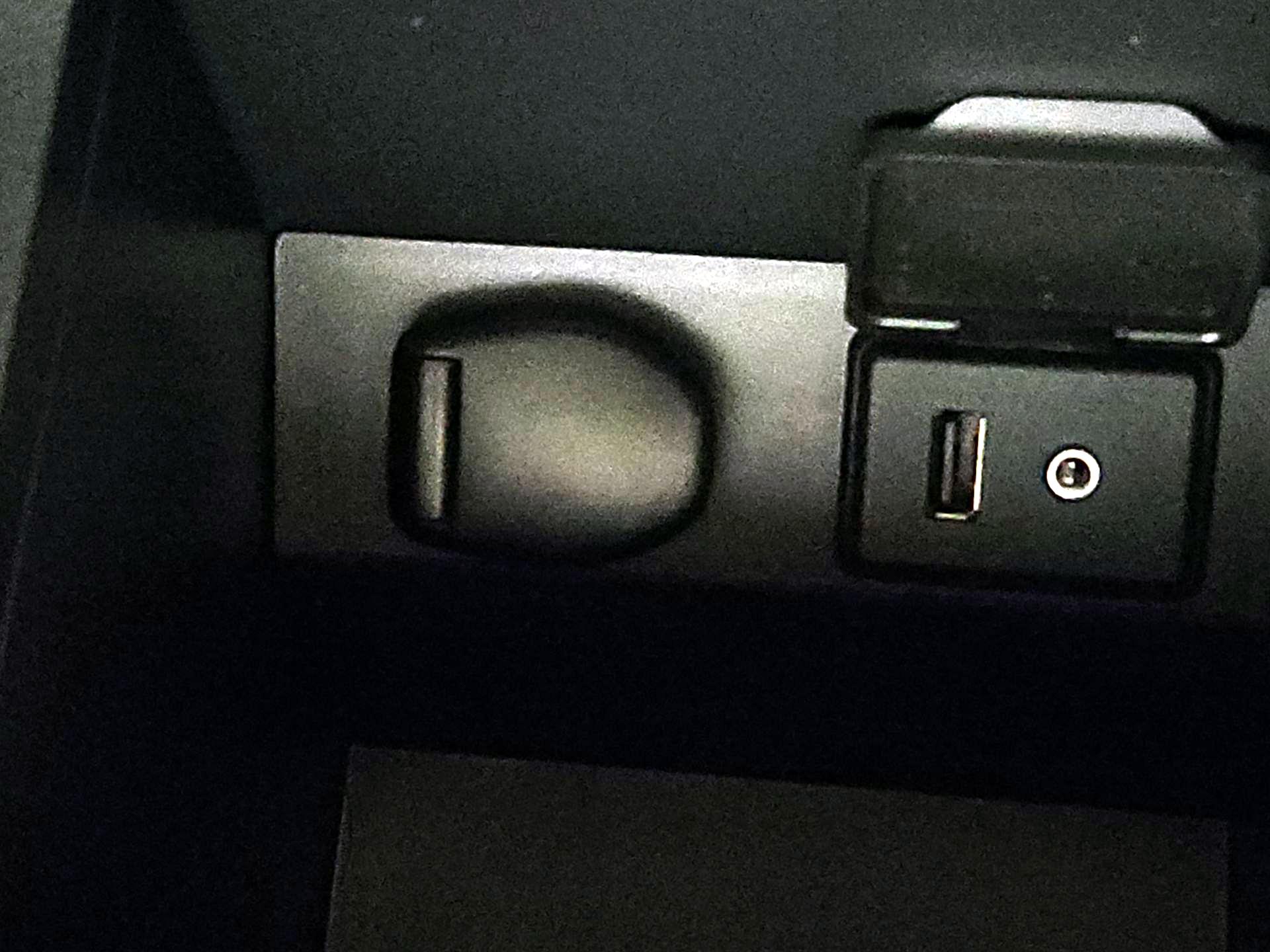 Thumbnail: 2015 Nissan Sentra - 18