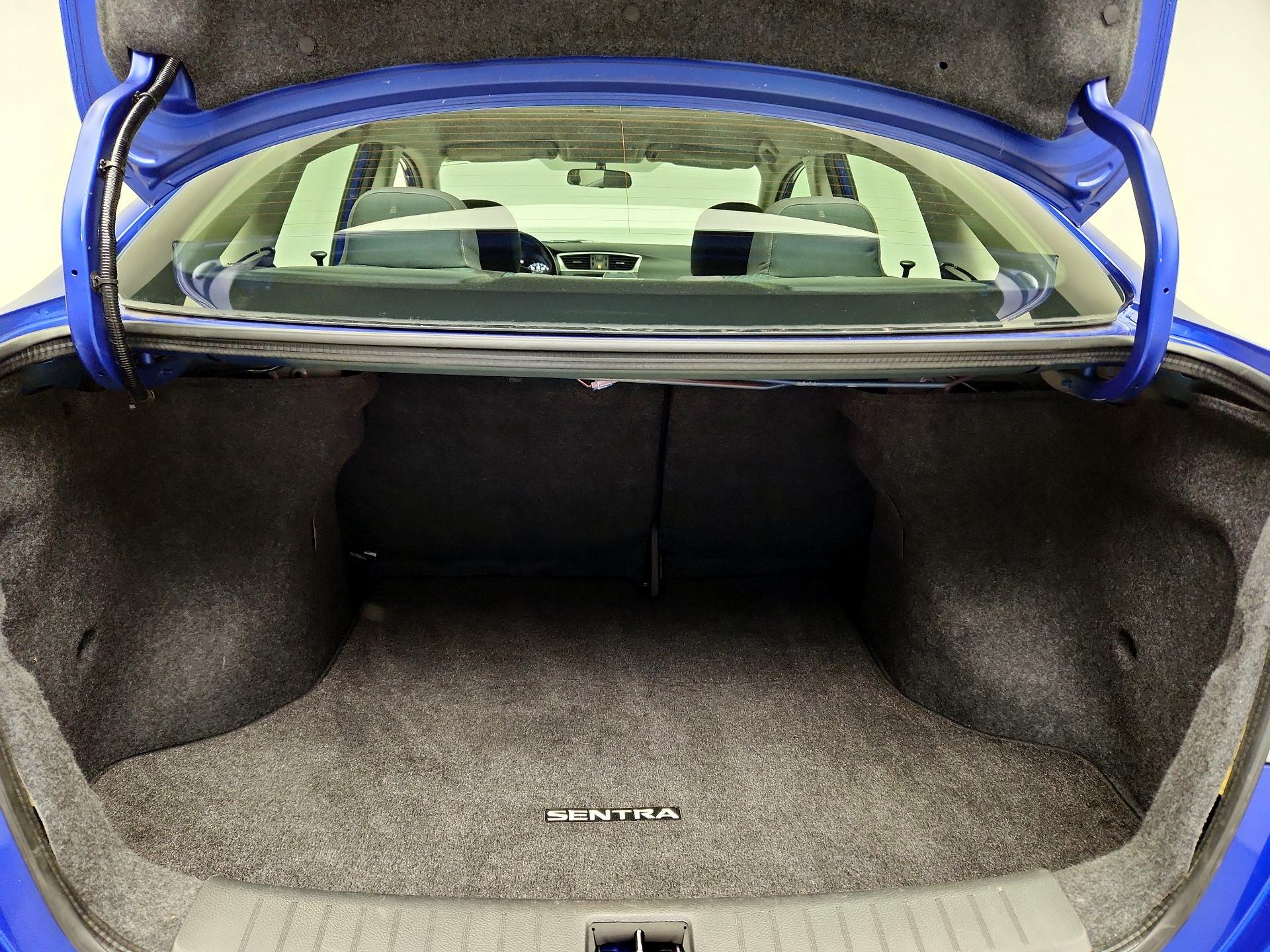 Thumbnail: 2015 Nissan Sentra - 20