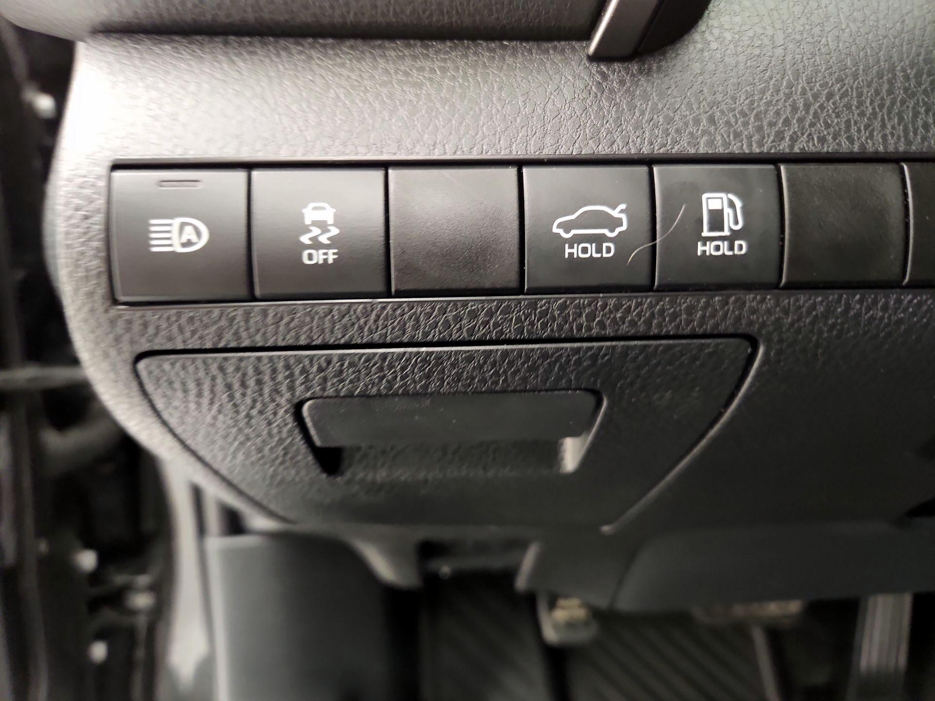 Thumbnail: 2021 Toyota Camry - 13