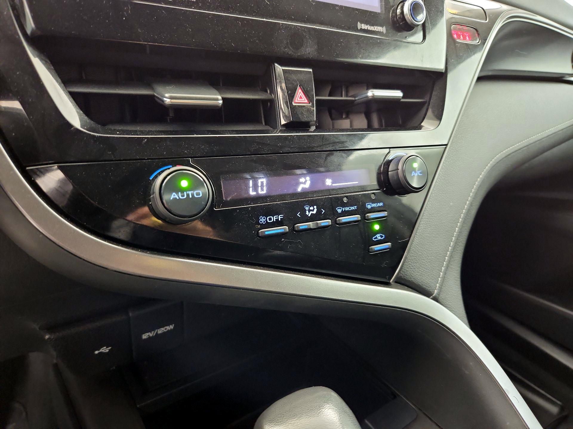 Thumbnail: 2021 Toyota Camry - 16