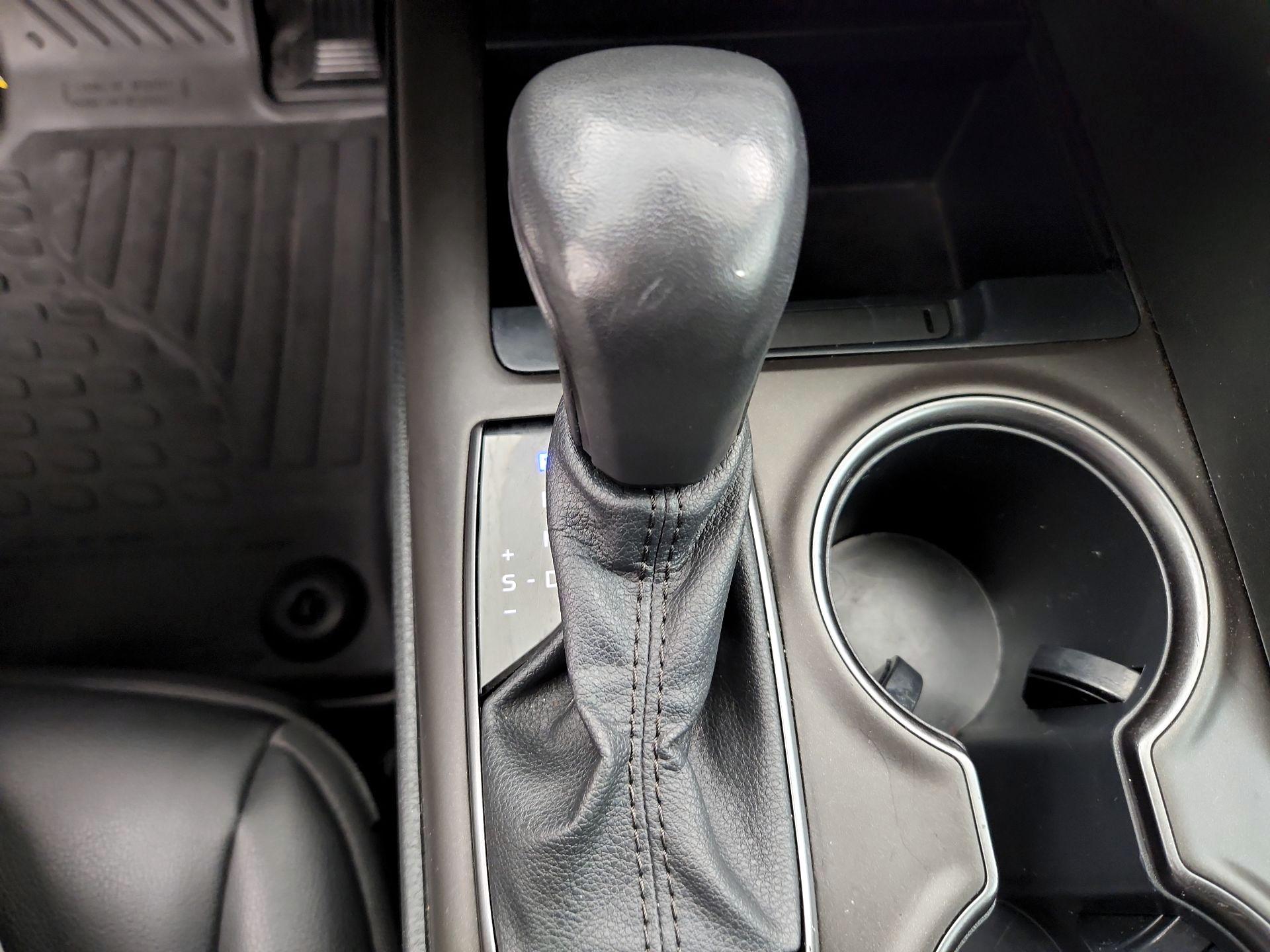 Thumbnail: 2021 Toyota Camry - 17