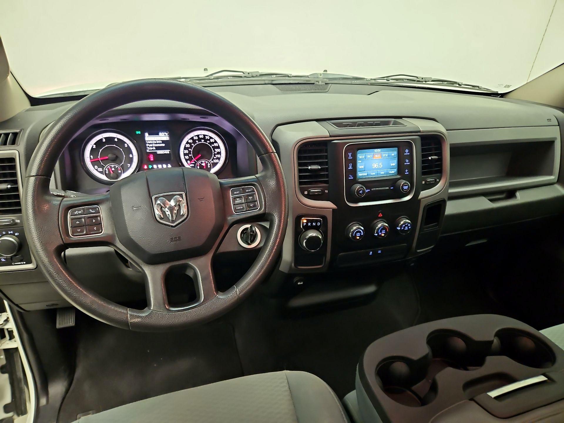 Thumbnail: 2020 RAM 1500 Classic - 9