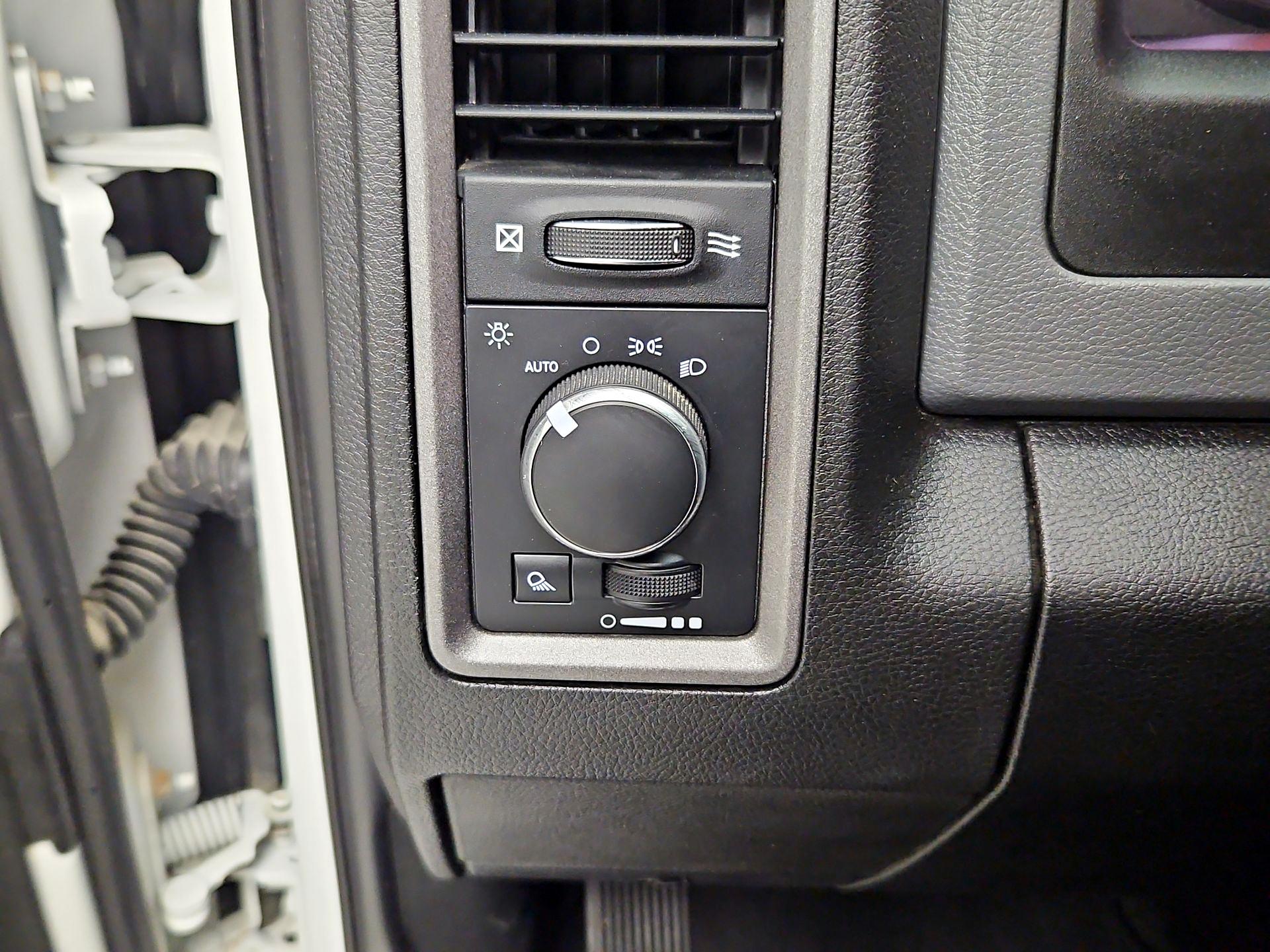 Thumbnail: 2020 RAM 1500 Classic - 13