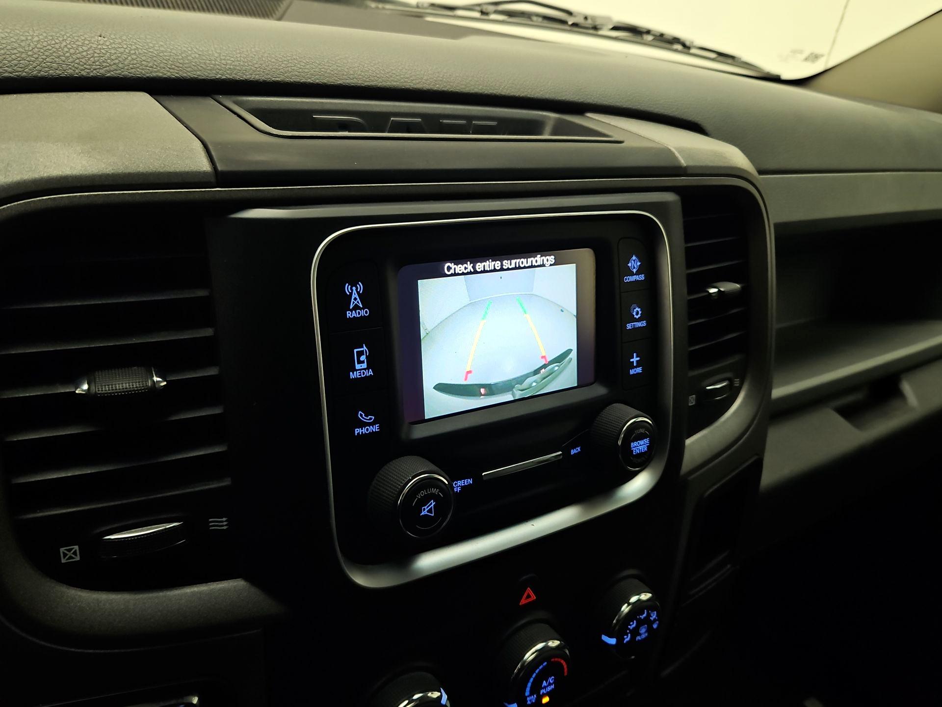 Thumbnail: 2020 RAM 1500 Classic - 14