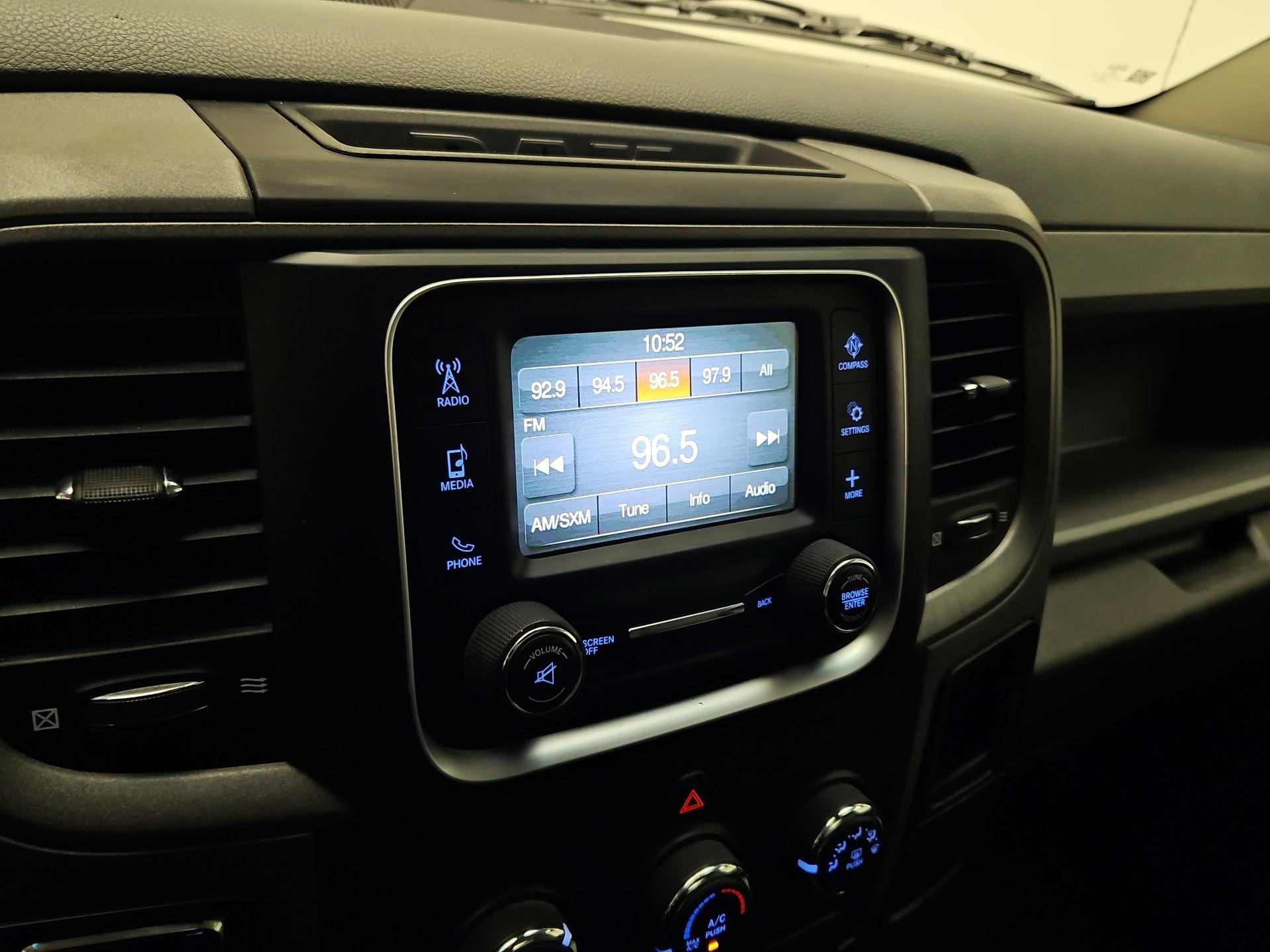 Thumbnail: 2020 RAM 1500 Classic - 15