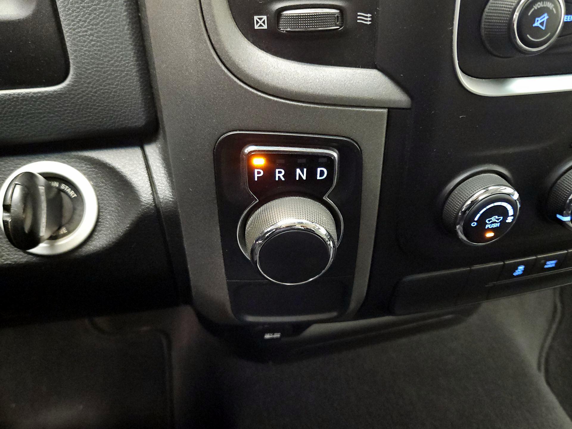 Thumbnail: 2020 RAM 1500 Classic - 17