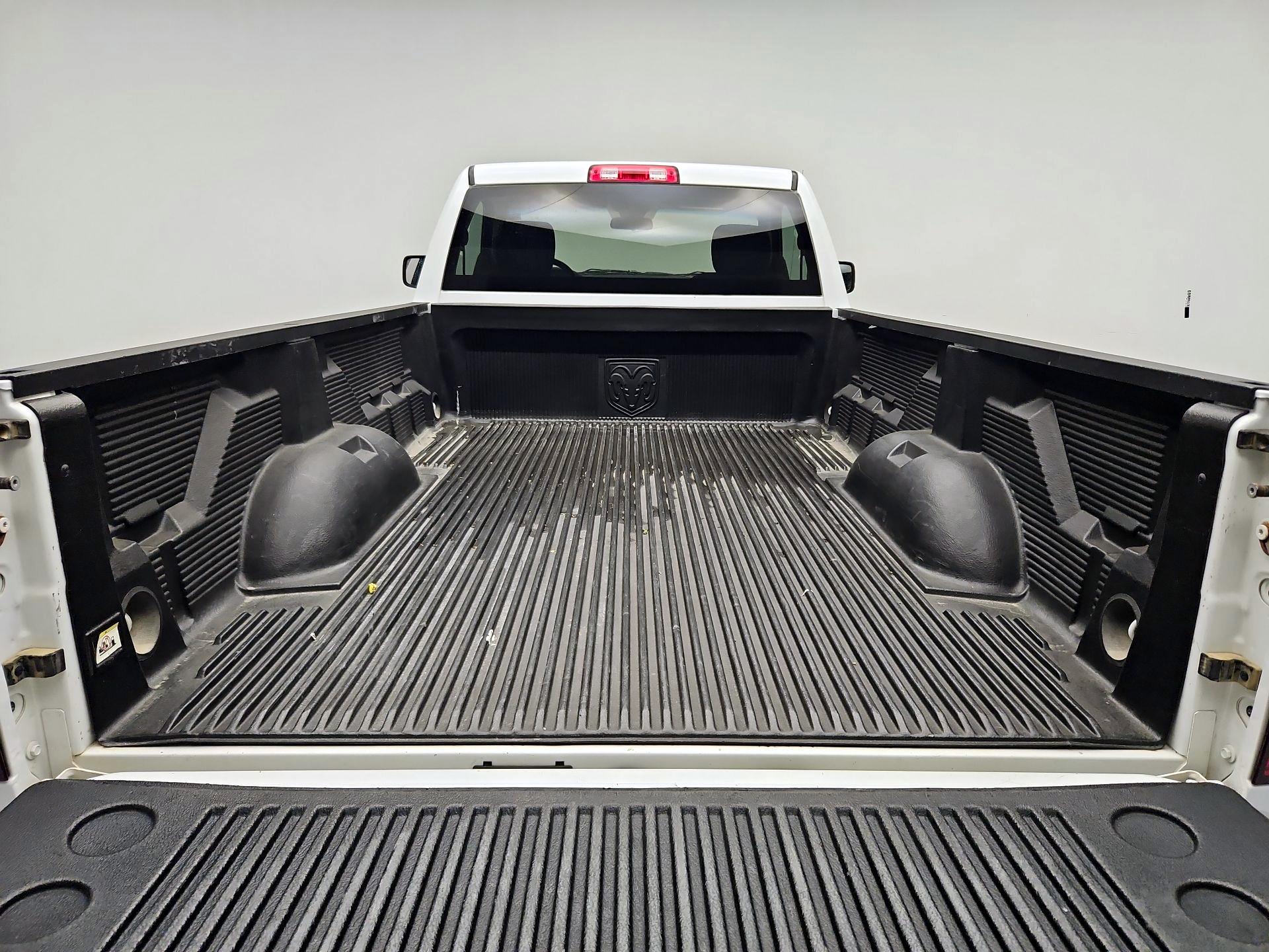 Thumbnail: 2020 RAM 1500 Classic - 19