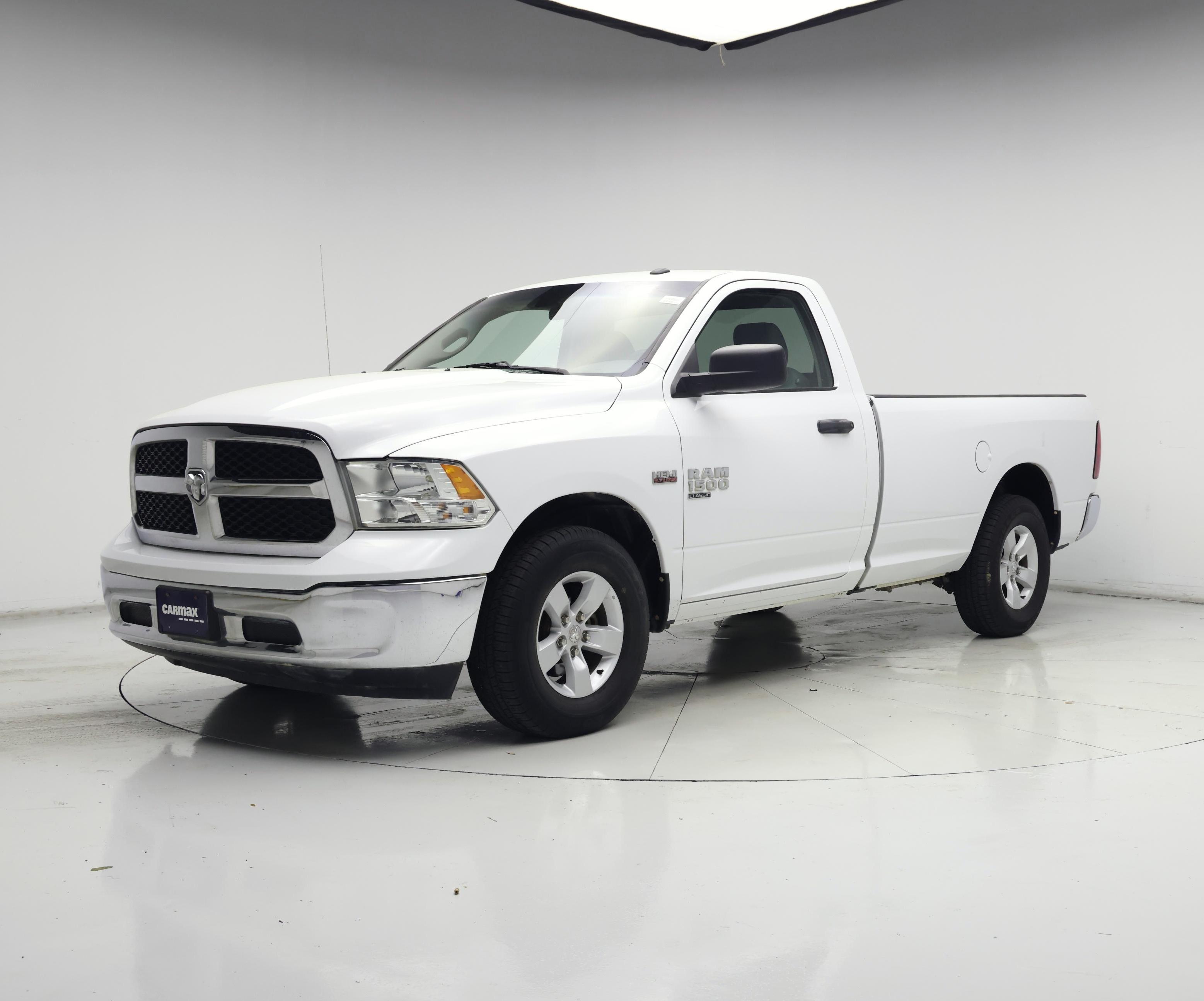 Thumbnail: 2020 RAM 1500 Classic - 4