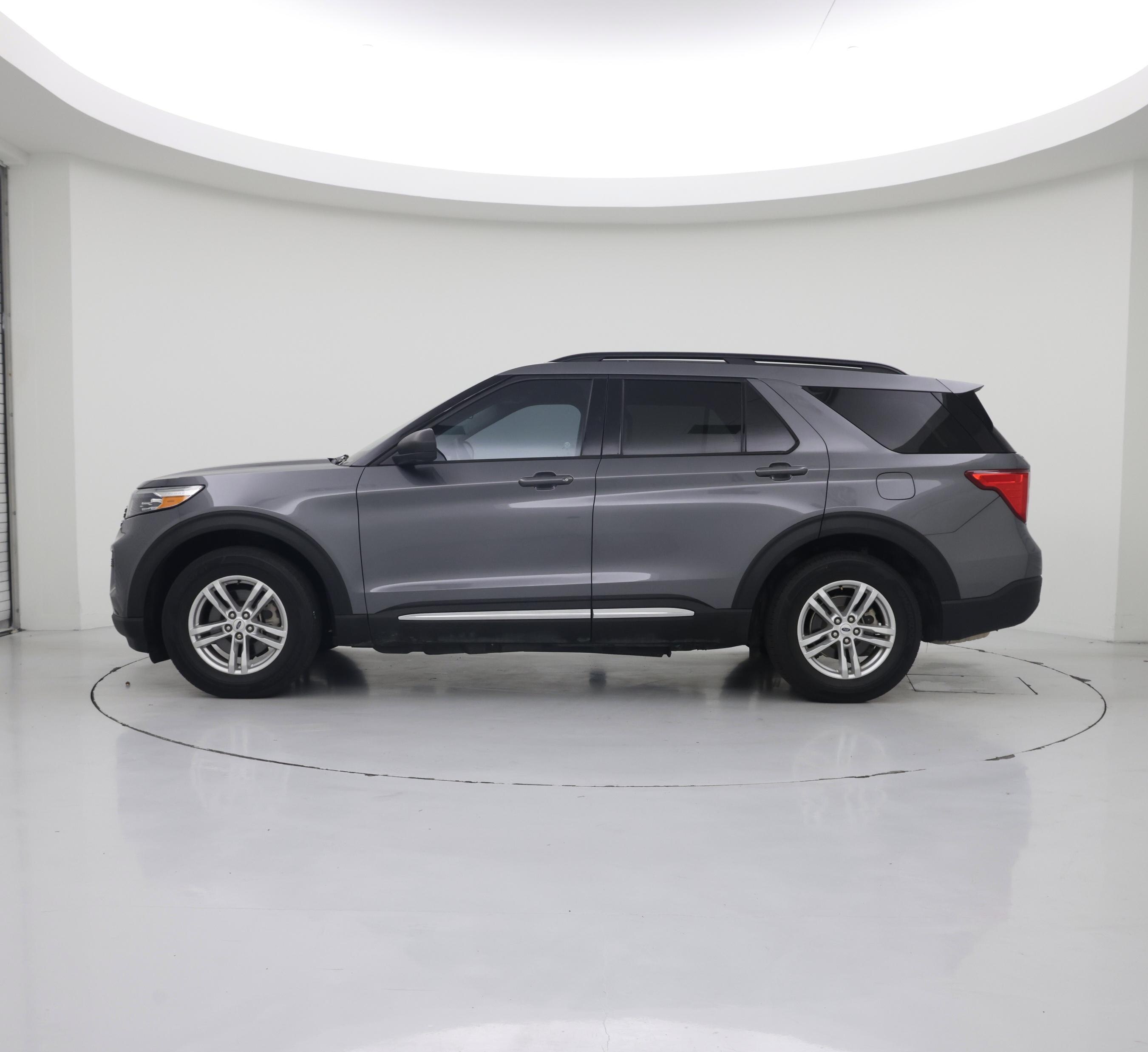 Thumbnail: 2022 Ford Explorer - 3