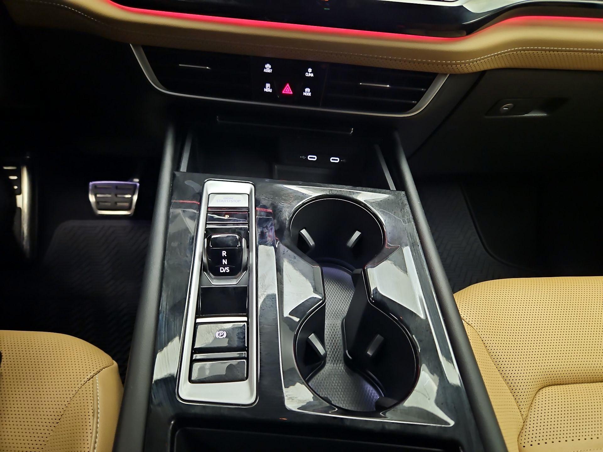 Thumbnail: 2024 Volkswagen Atlas - 16