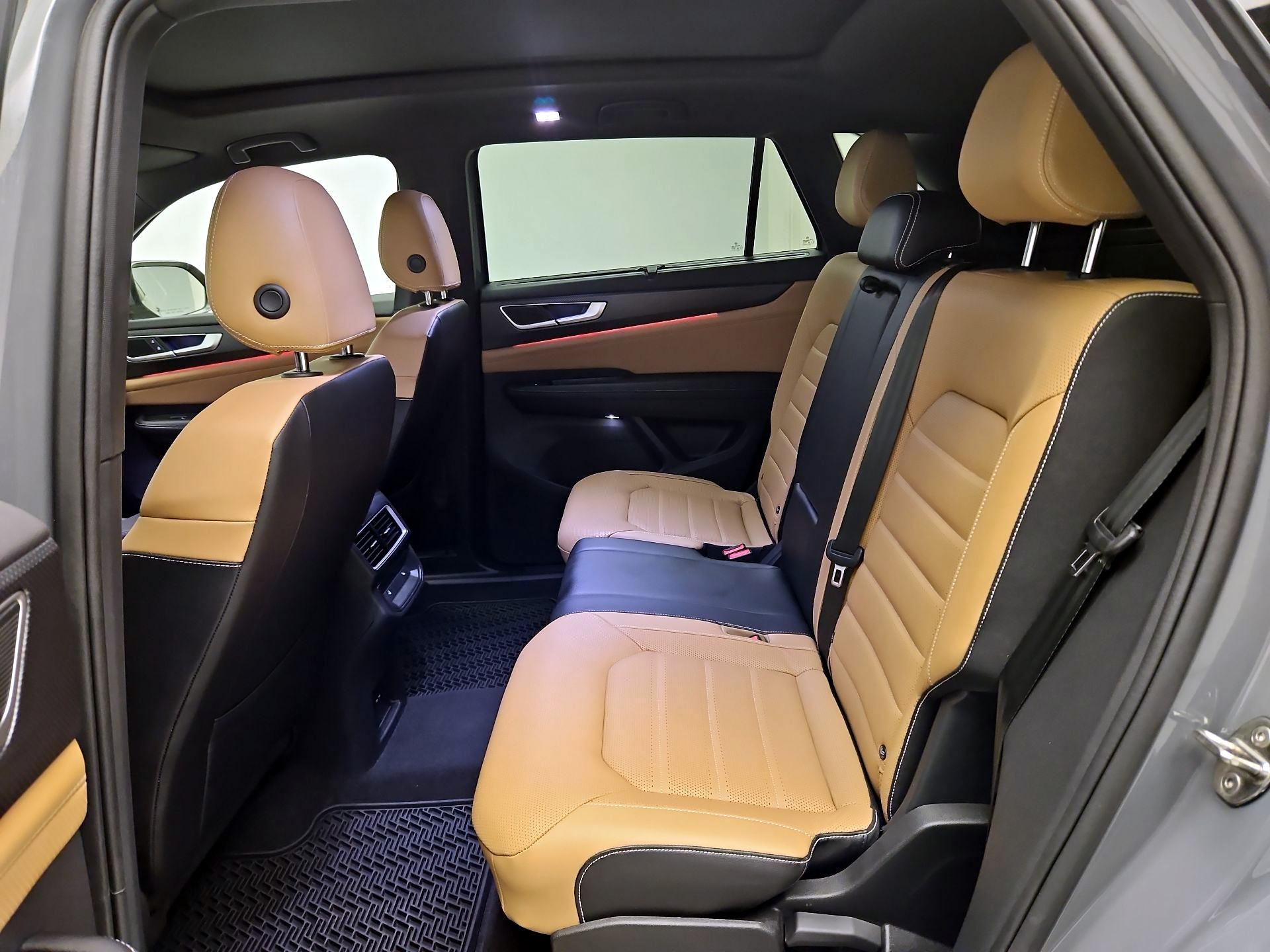 Thumbnail: 2024 Volkswagen Atlas - 17