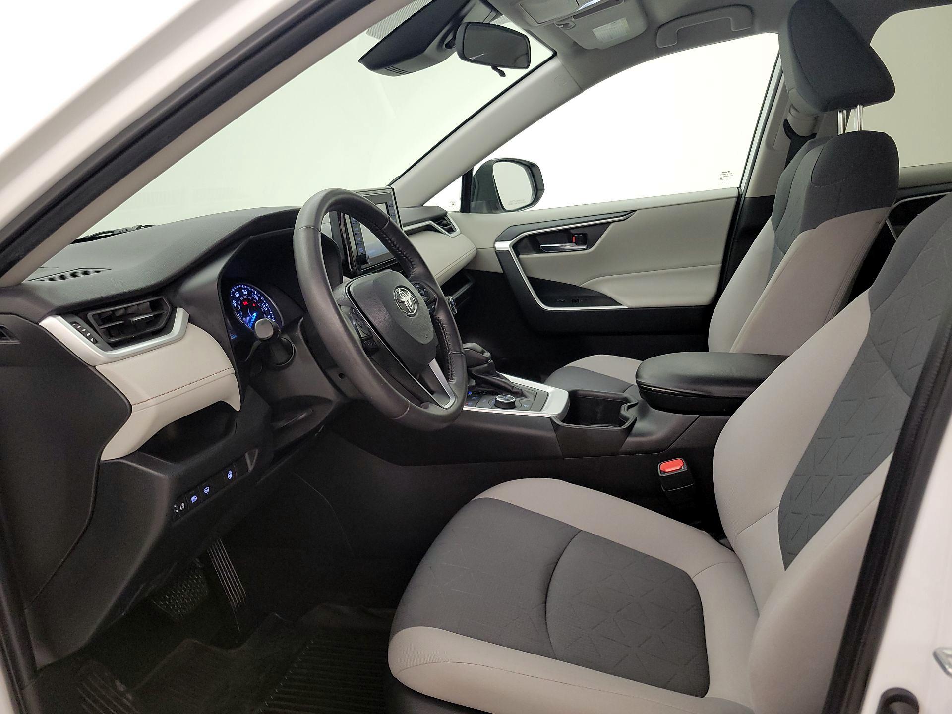 Thumbnail: 2022 Toyota RAV4 - 11