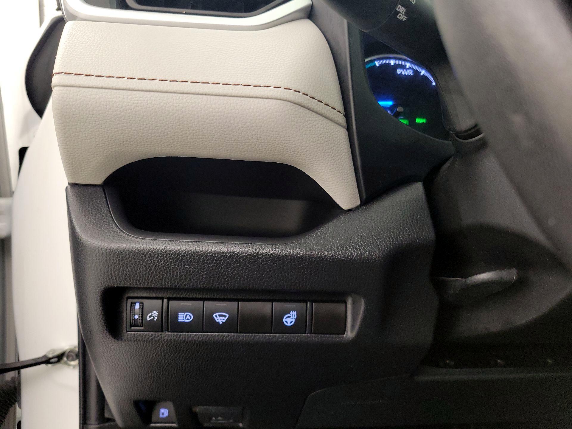 Thumbnail: 2022 Toyota RAV4 - 13