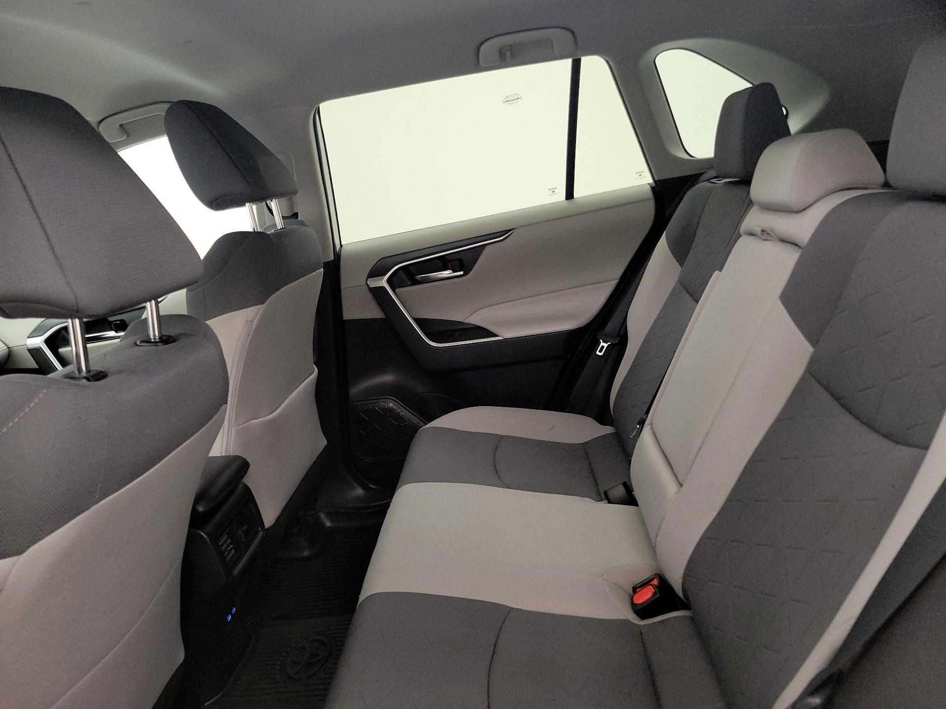 Thumbnail: 2022 Toyota RAV4 - 19