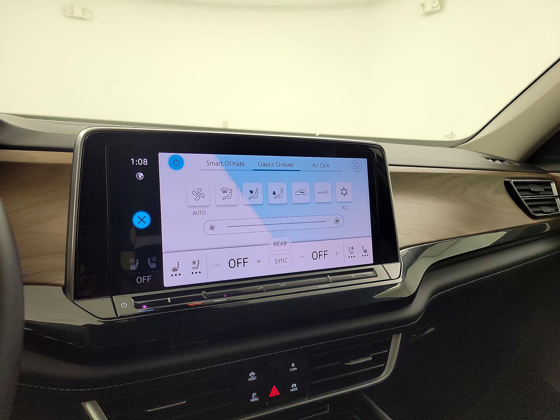 Thumbnail: 2025 Volkswagen Atlas - 16