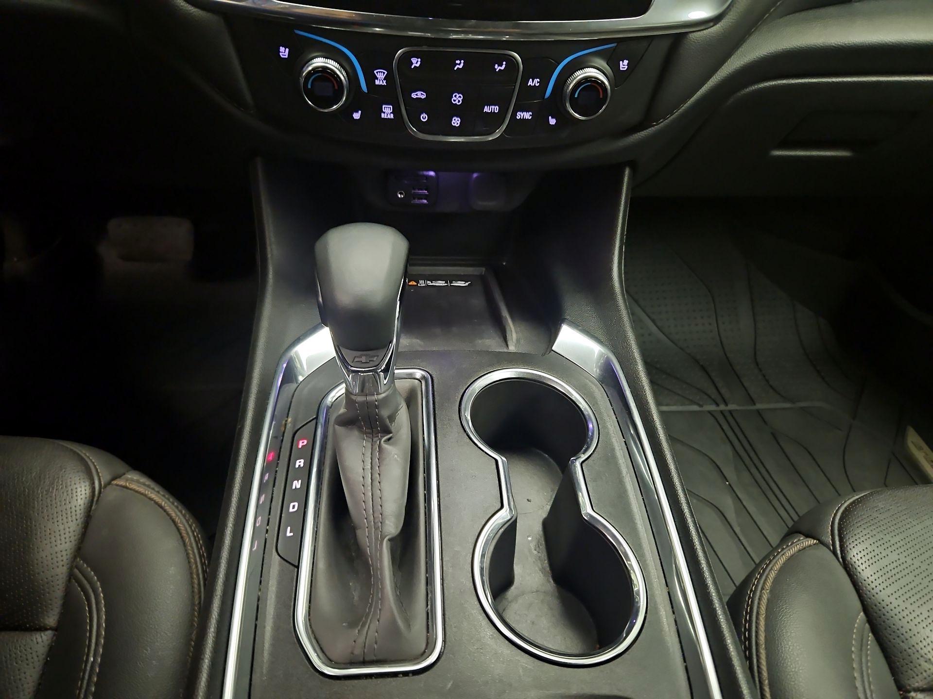 Thumbnail: 2023 Chevrolet Traverse - 16