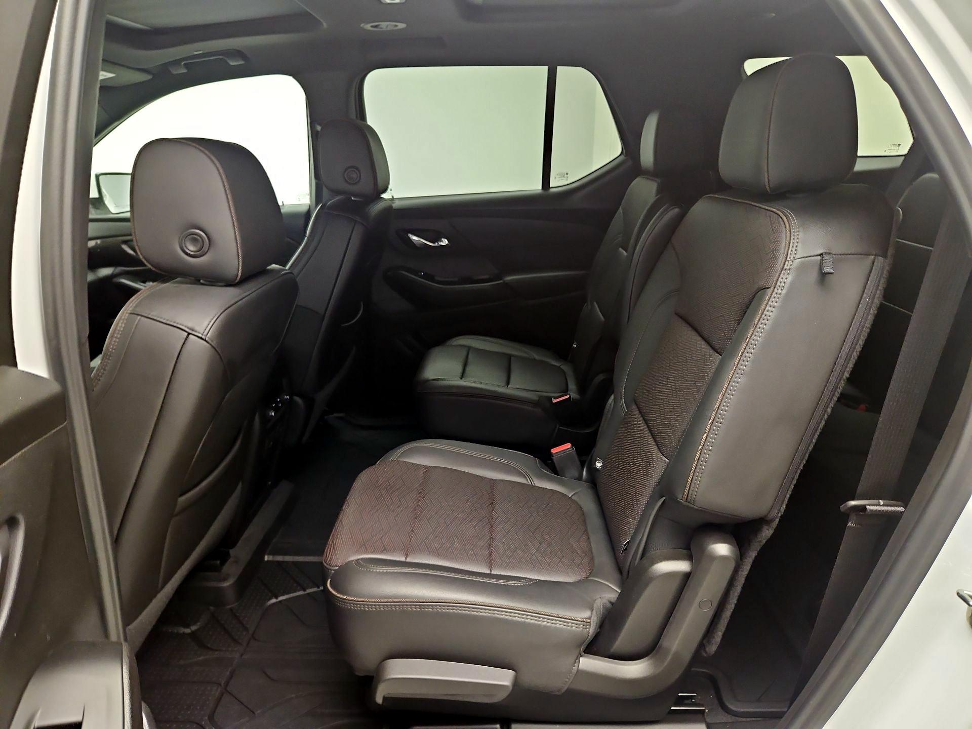 Thumbnail: 2023 Chevrolet Traverse - 17
