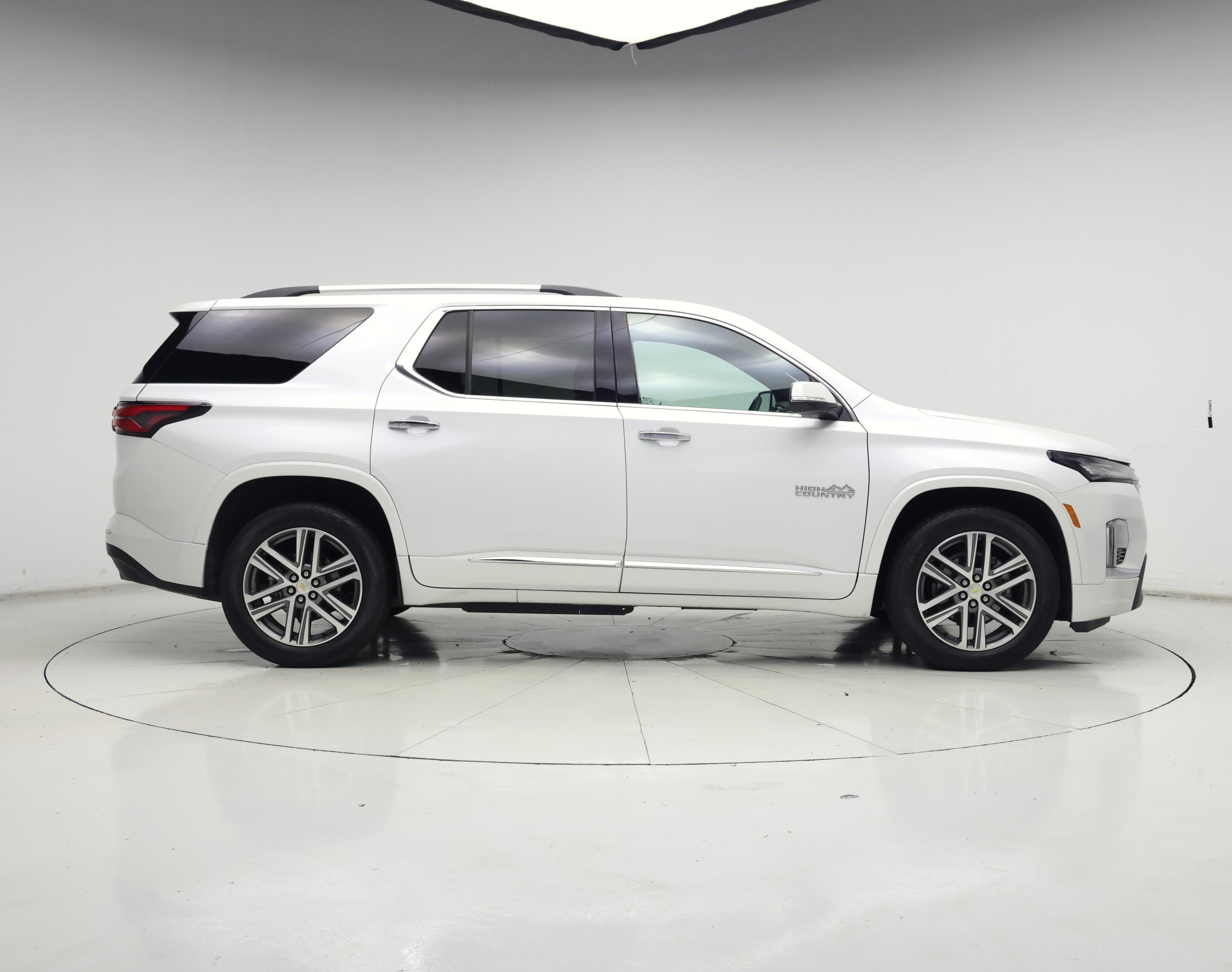 Thumbnail: 2023 Chevrolet Traverse - 7