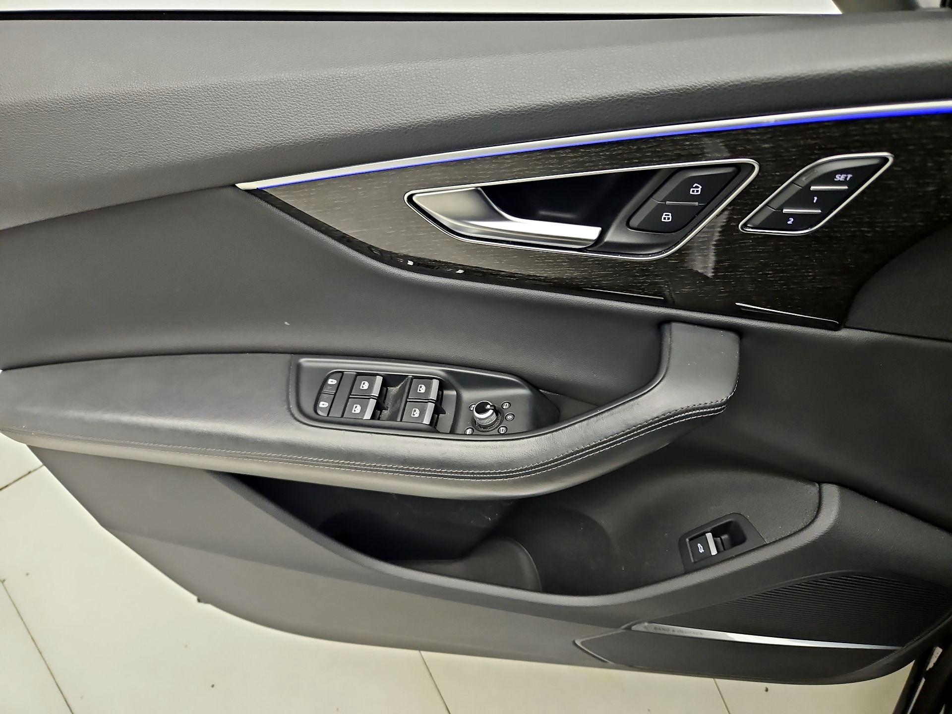 Thumbnail: 2022 Audi Q7 - 12