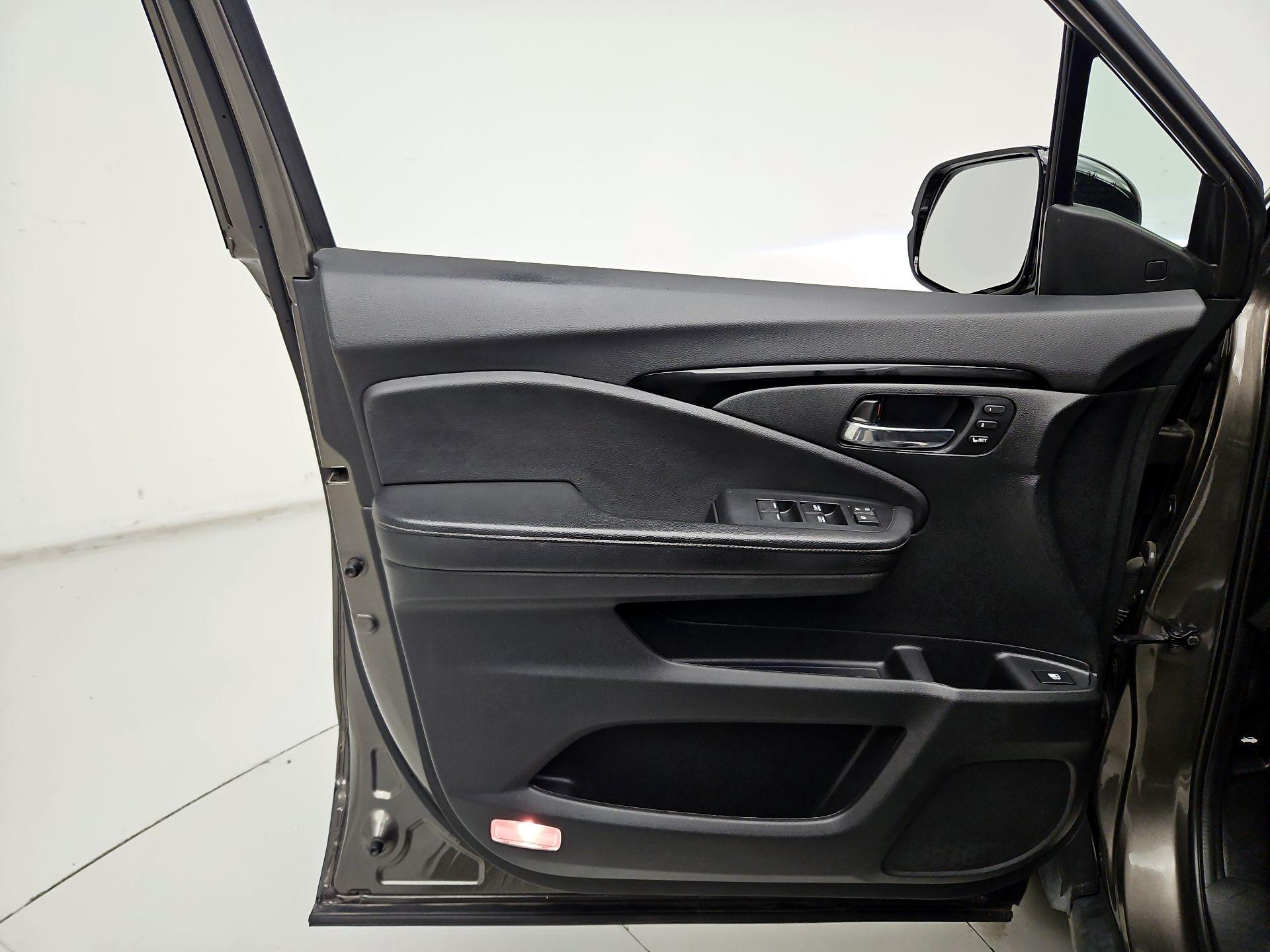 Thumbnail: 2020 Honda Ridgeline - 12