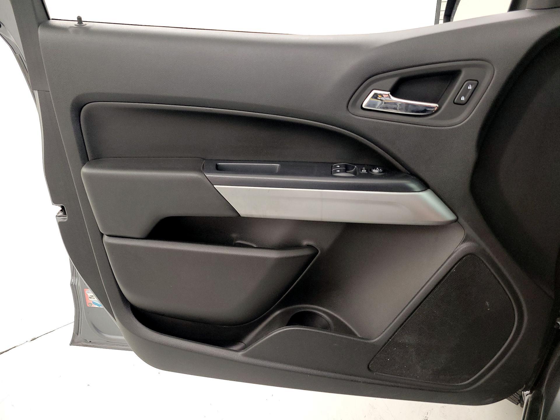 Thumbnail: 2022 Chevrolet Colorado - 12