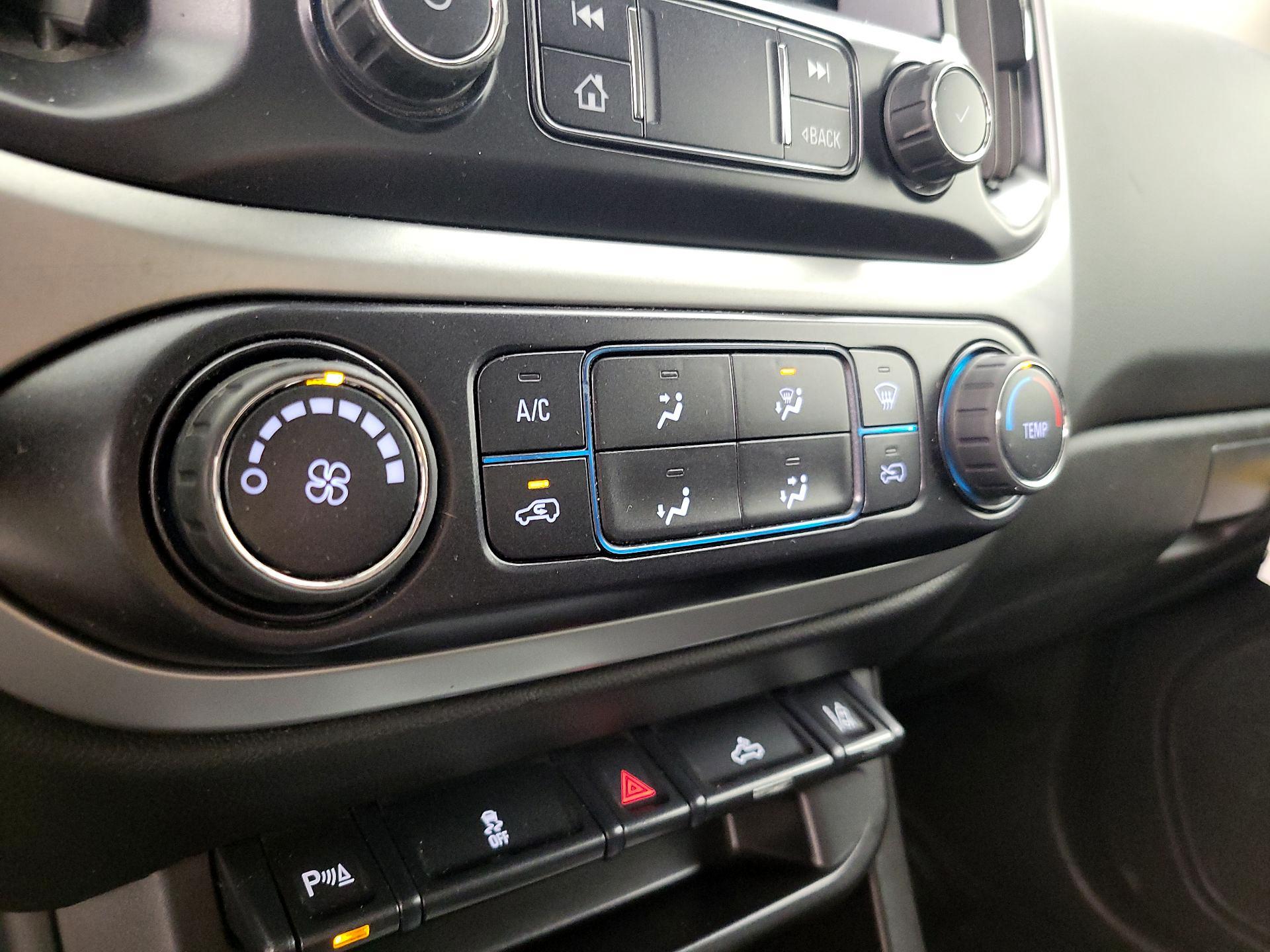 Thumbnail: 2022 Chevrolet Colorado - 16