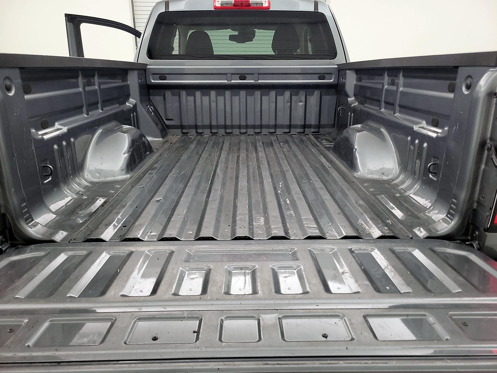 Thumbnail: 2022 Chevrolet Colorado - 19