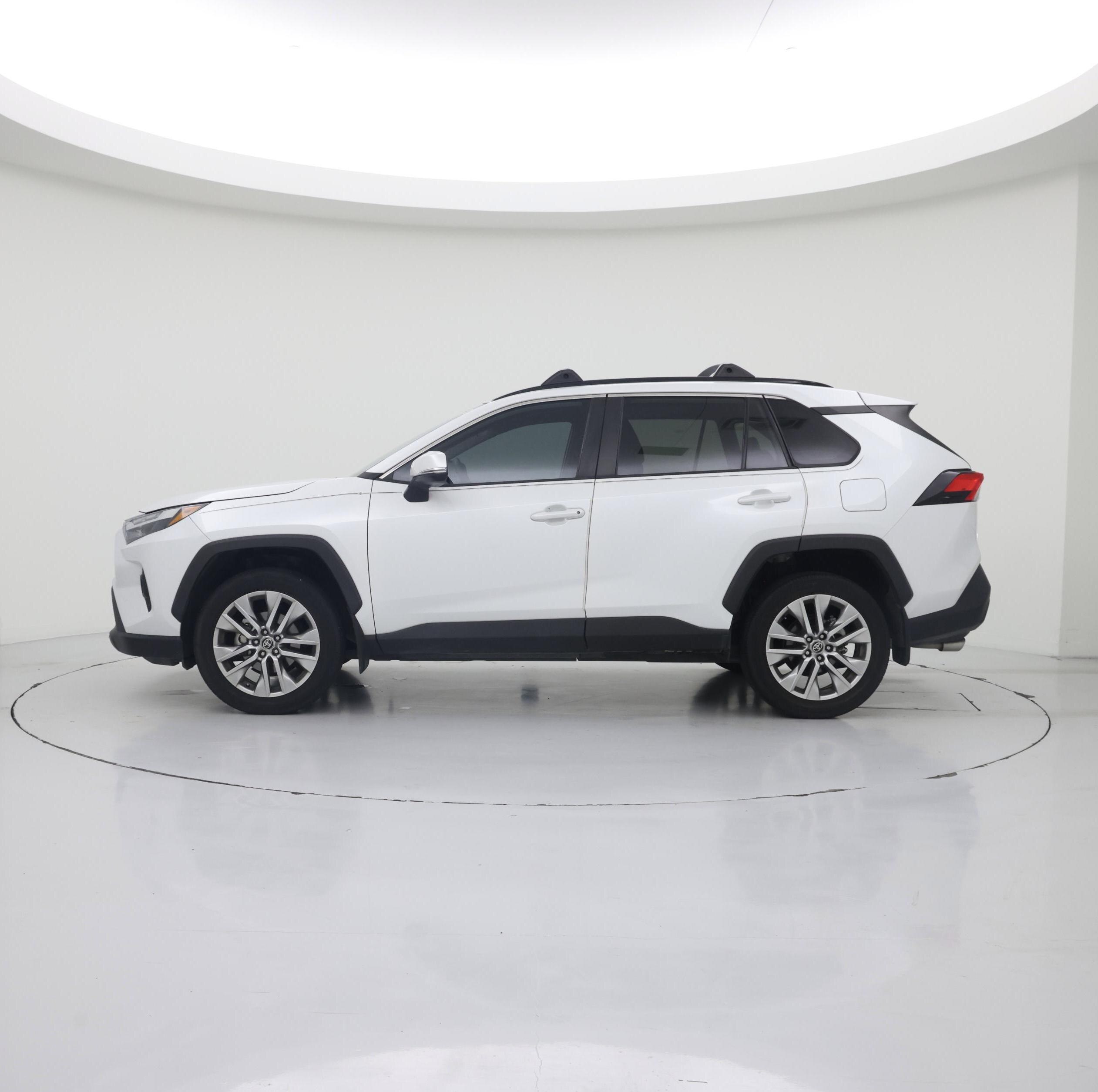 Thumbnail: 2023 Toyota RAV4 - 3