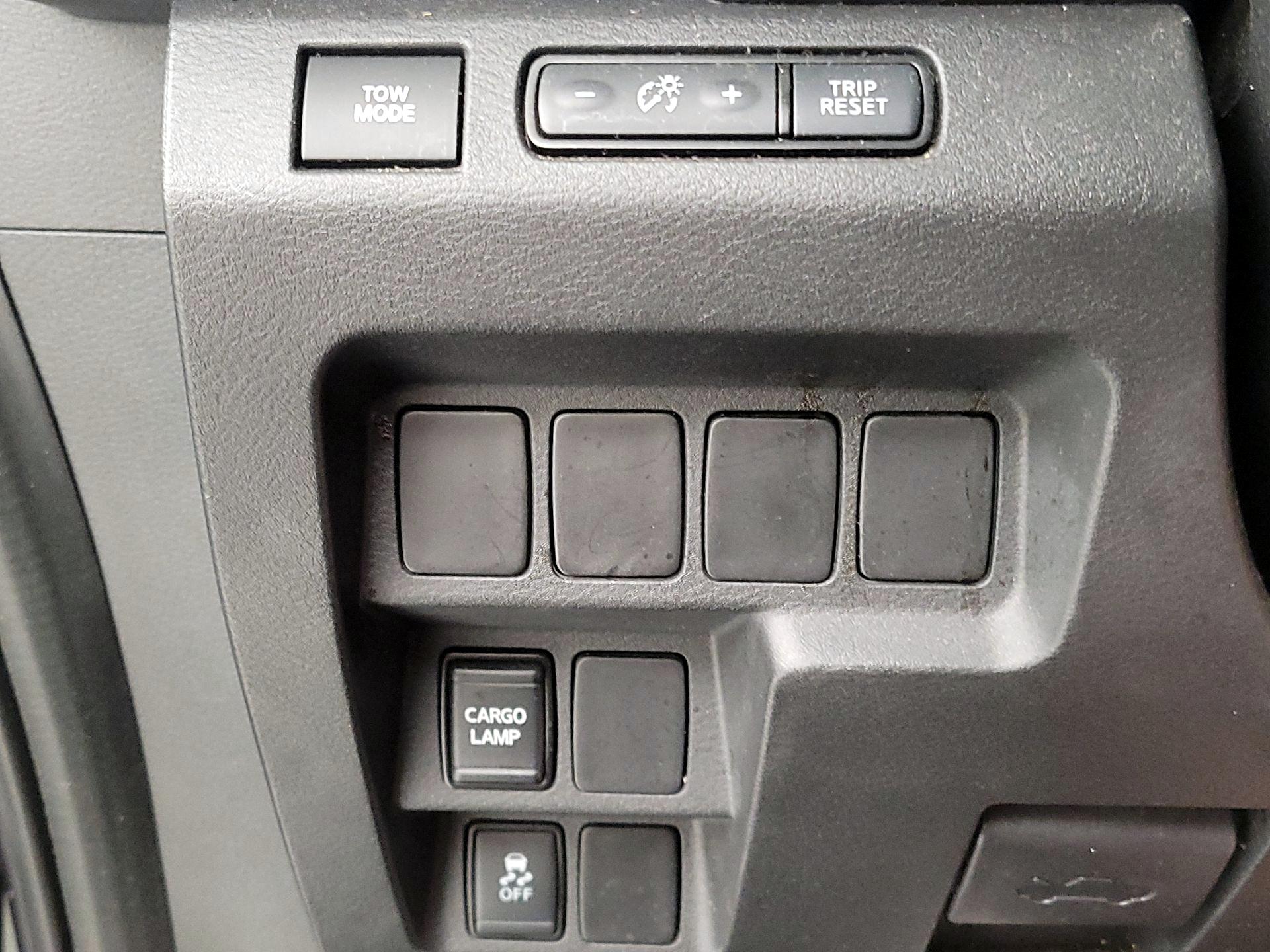 Thumbnail: 2022 Nissan Frontier - 13