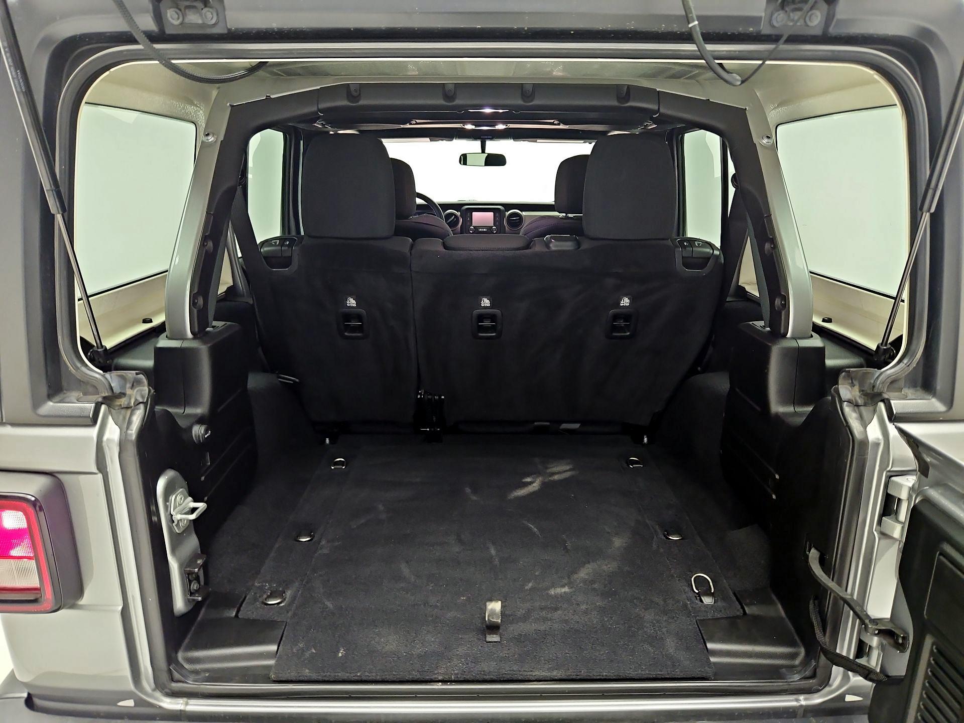 Thumbnail: 2020 Jeep Wrangler - 18